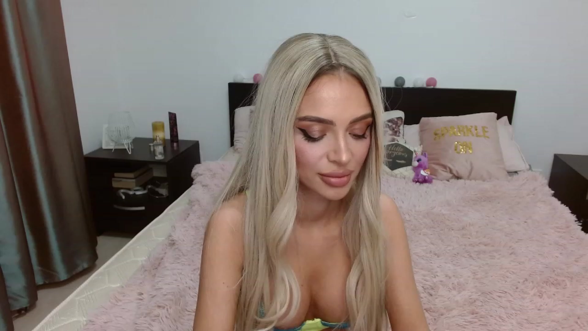 Gallery image thumbnail from AlysonBaby's myfreecams stream on, 05/03/2023, 23:04 image 15 of 20