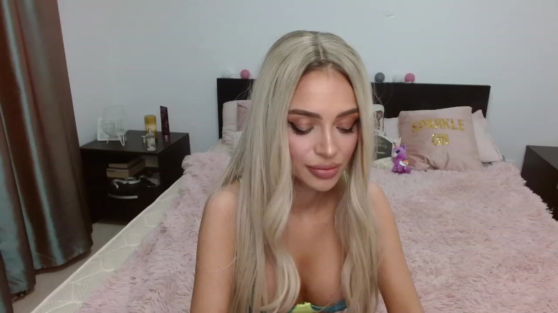 Gallery image thumbnail from AlysonBaby's myfreecams stream on, 05/03/2023, 23:04 image 14 of 20