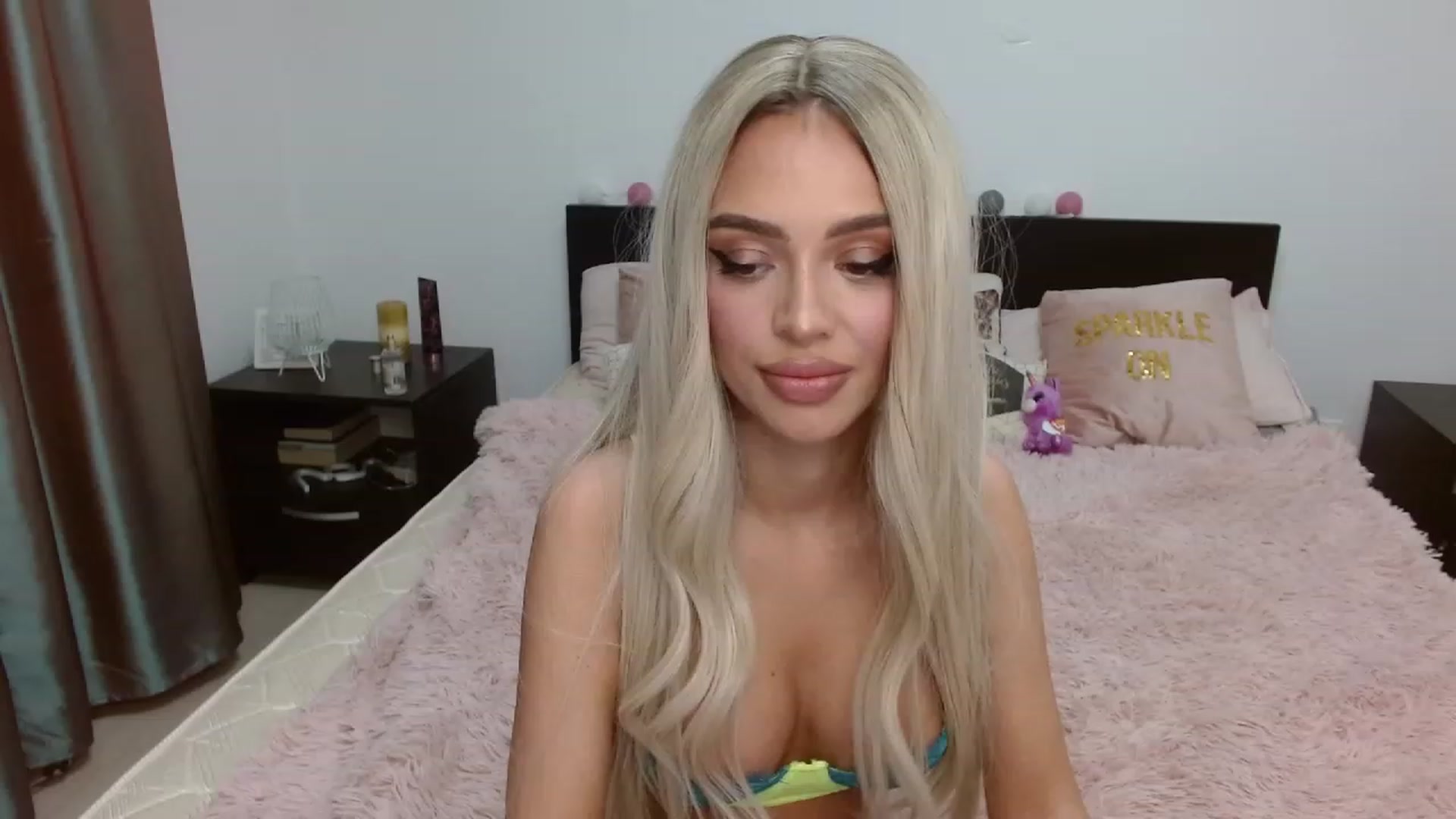 Gallery image thumbnail from AlysonBaby's myfreecams stream on, 05/03/2023, 23:04 image 4 of 20