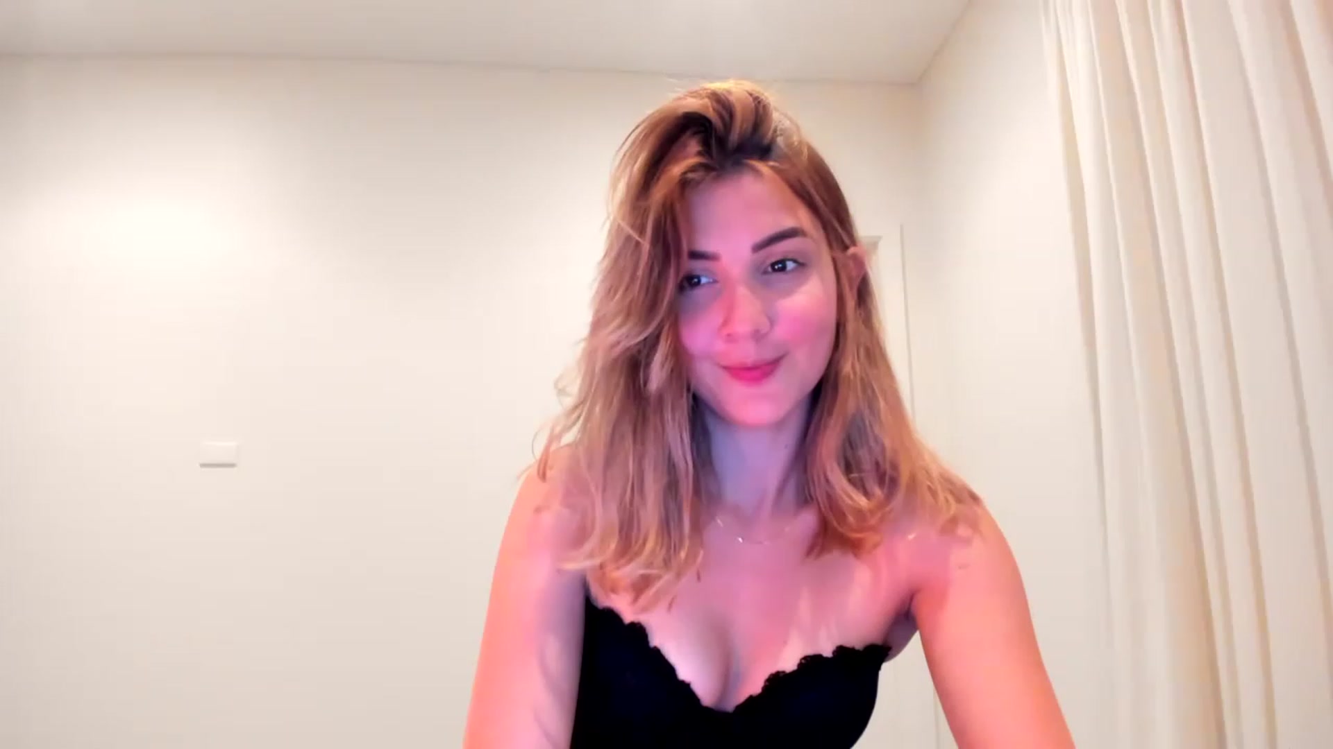 Gallery image thumbnail from Alysonluvv's myfreecams stream on, 03/15/2023, 09:36 image 1 of 20