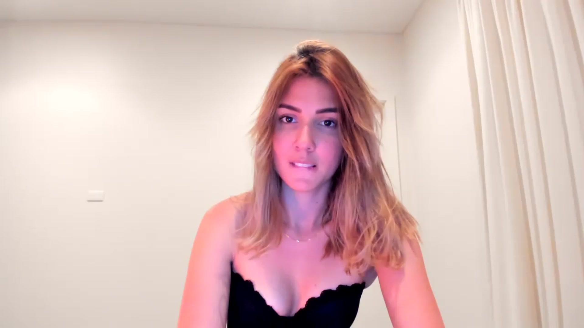 Gallery image thumbnail from Alysonluvv's myfreecams stream on, 03/15/2023, 09:36 image 5 of 20