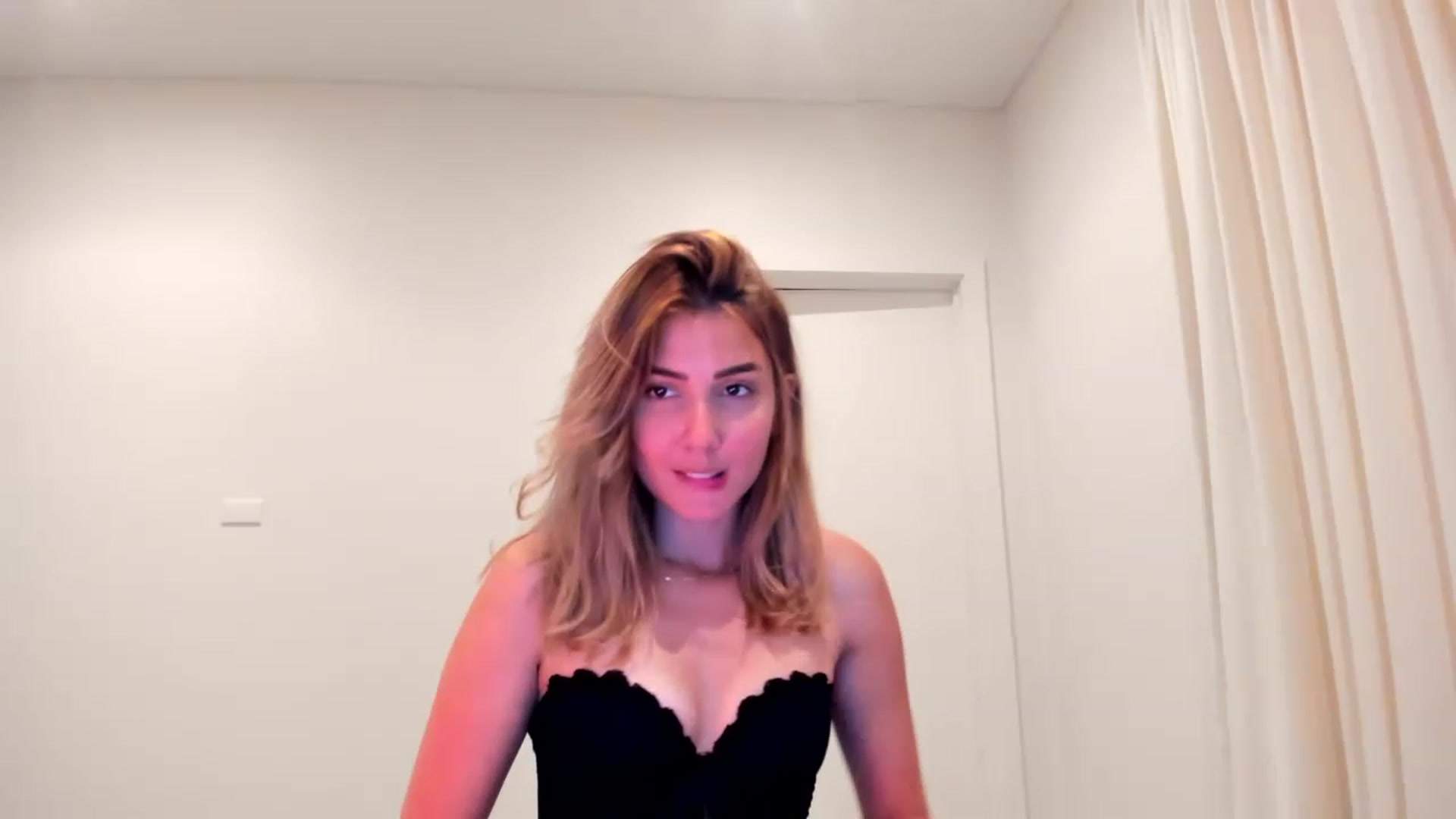 Gallery image thumbnail from Alysonluvv's myfreecams stream on, 03/15/2023, 09:36 image 2 of 20
