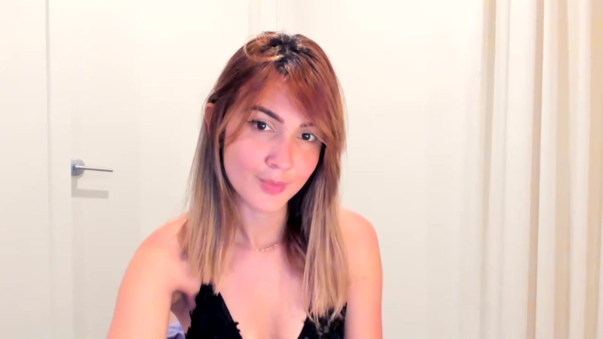 Gallery image thumbnail from Alysonluvv's myfreecams stream on, 03/17/2023, 08:45 image 19 of 20