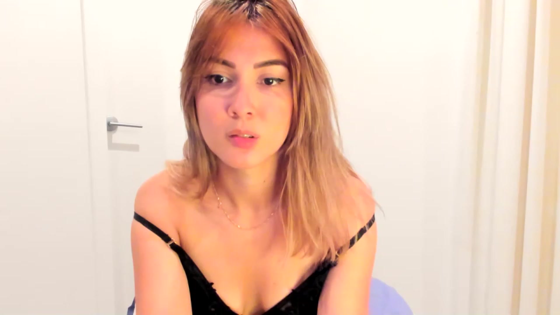 Gallery image thumbnail from Alysonluvv's myfreecams stream on, 03/17/2023, 08:45 image 5 of 20