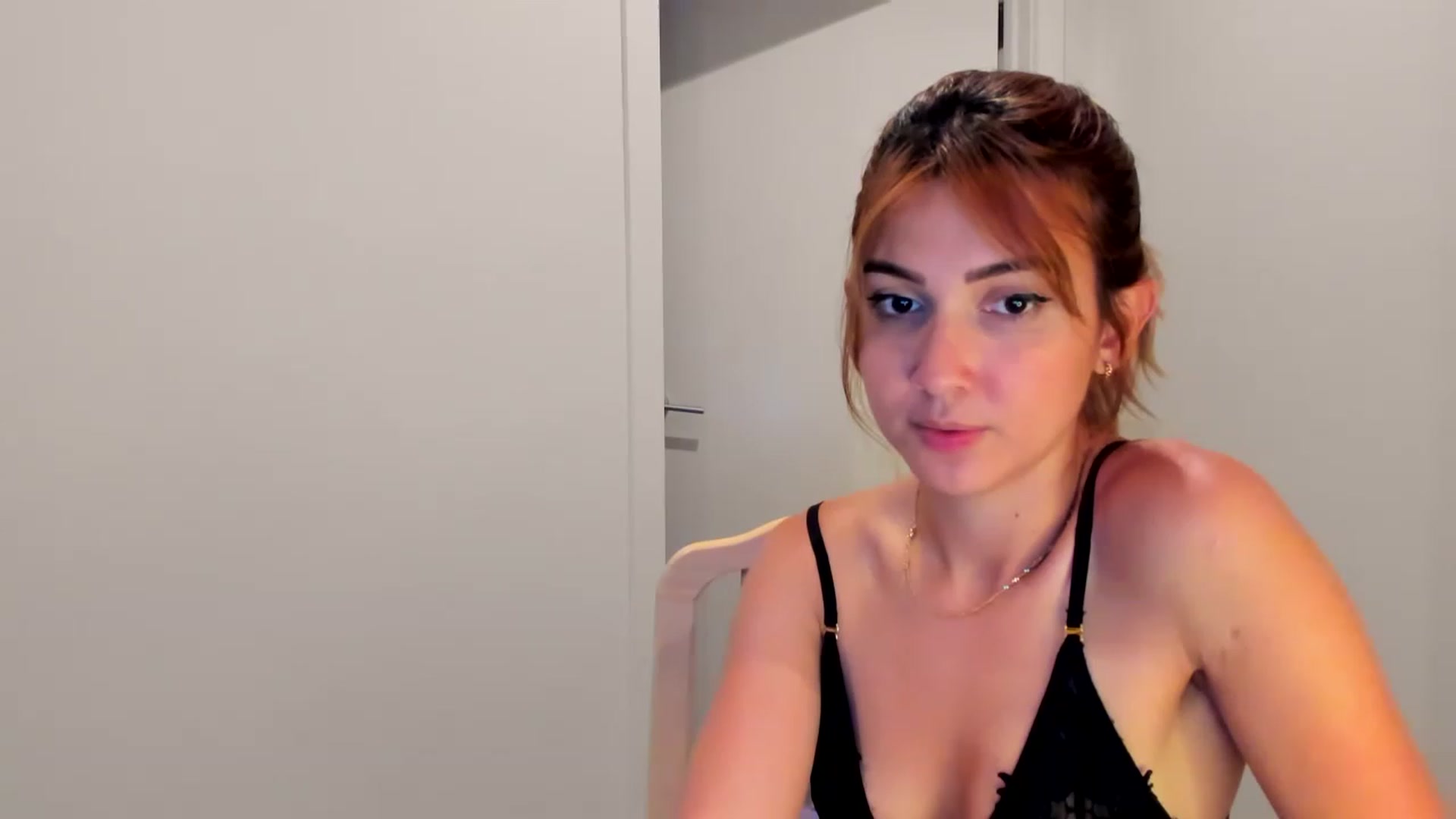 Gallery image thumbnail from Alysonluvv's myfreecams stream on, 03/17/2023, 10:34 image 6 of 20