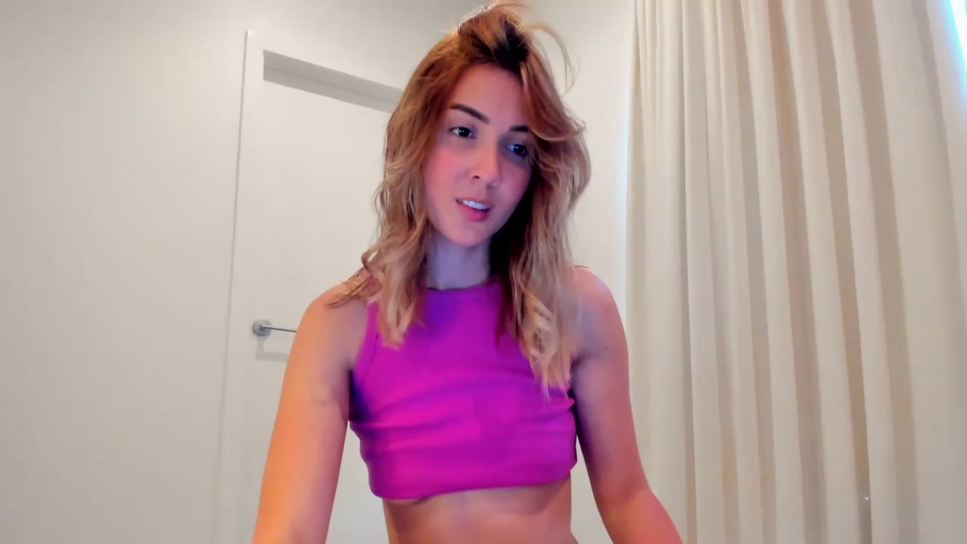 Gallery image thumbnail from Alysonluvv's myfreecams stream on, 03/28/2023, 06:43 image 18 of 20