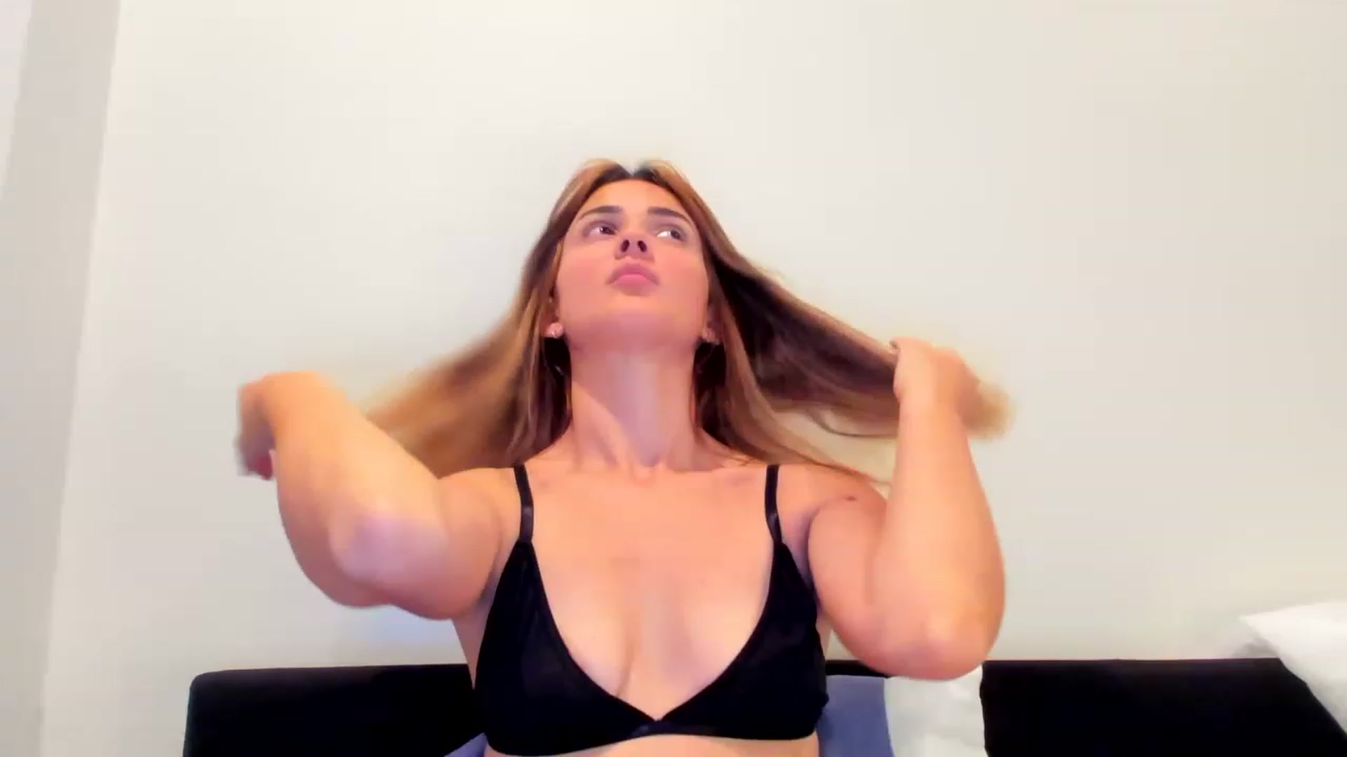 Gallery image thumbnail from Alysonluvv's myfreecams stream on, 03/29/2023, 07:44 image 12 of 20