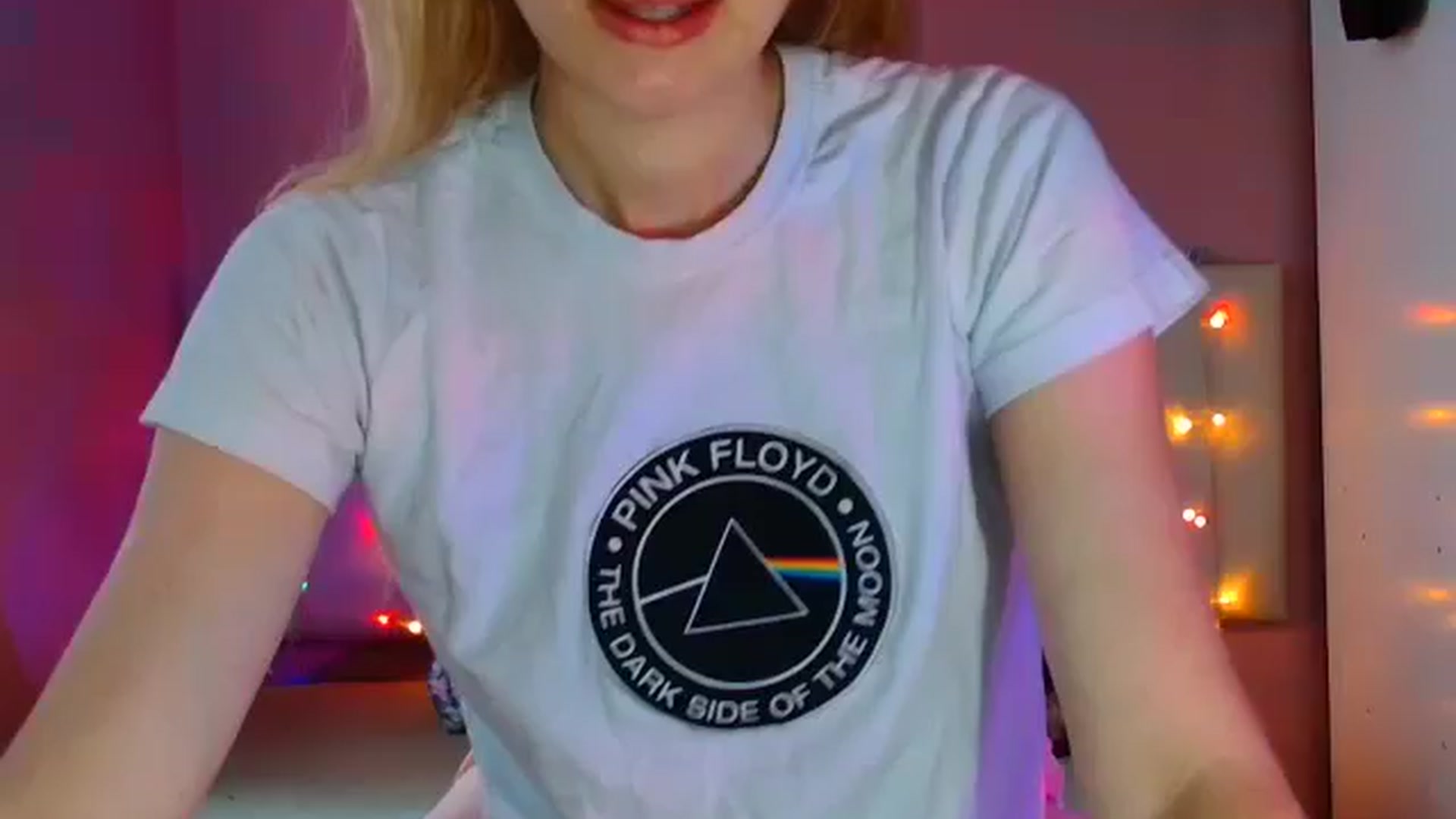 Gallery image thumbnail from Alyss_B's myfreecams stream on, 04/01/2025, 13:26 image 12 of 20