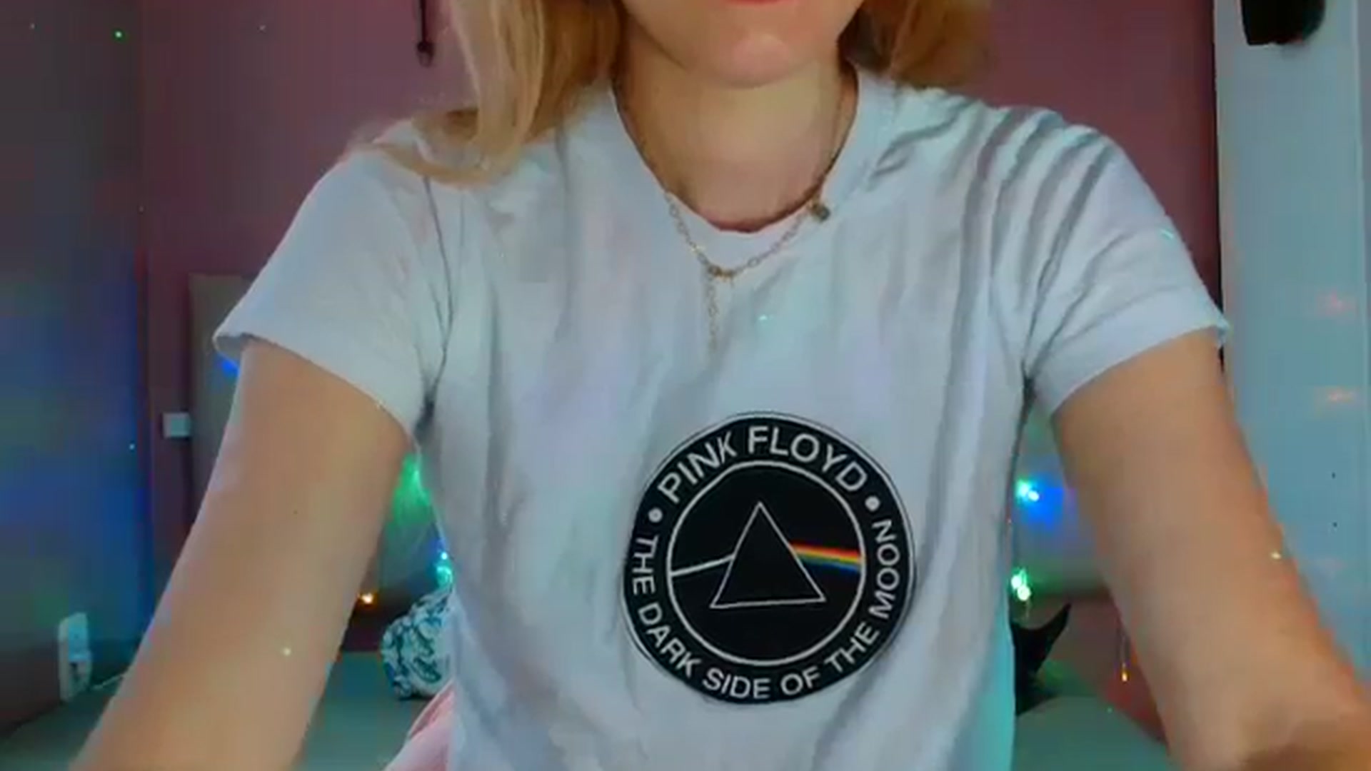Gallery image thumbnail from Alyss_B's myfreecams stream on, 04/01/2025, 13:26 image 17 of 20