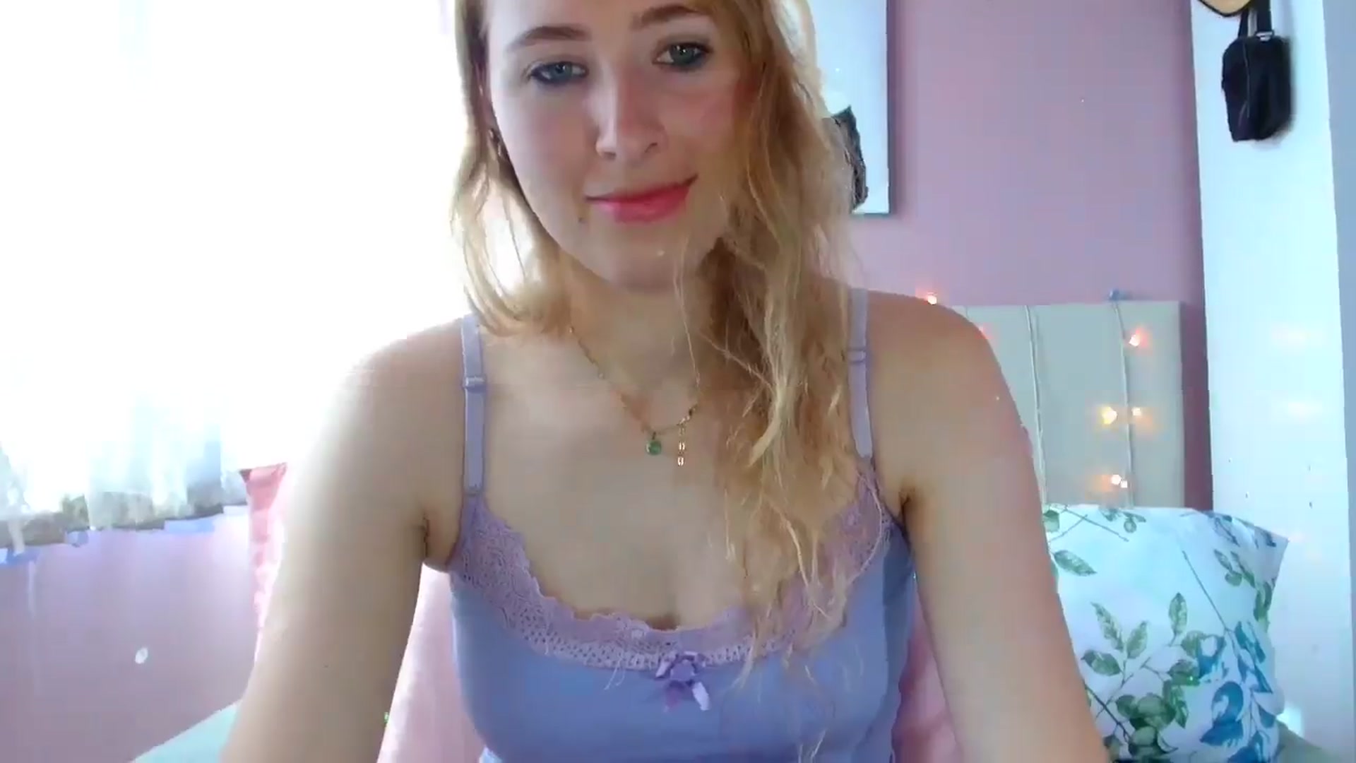 Gallery image thumbnail from Alyss_B's myfreecams stream on, 04/02/2025, 12:39 image 15 of 20