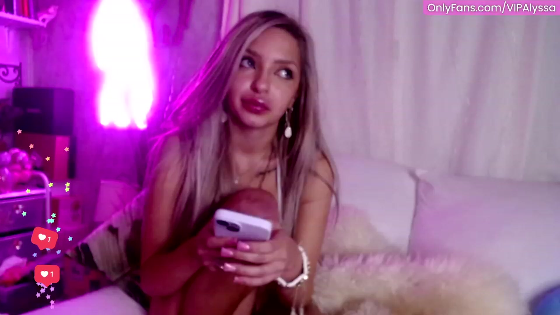 Gallery image thumbnail from Alyssa's myfreecams stream on, 11/28/2022, 24:14 image 2 of 20