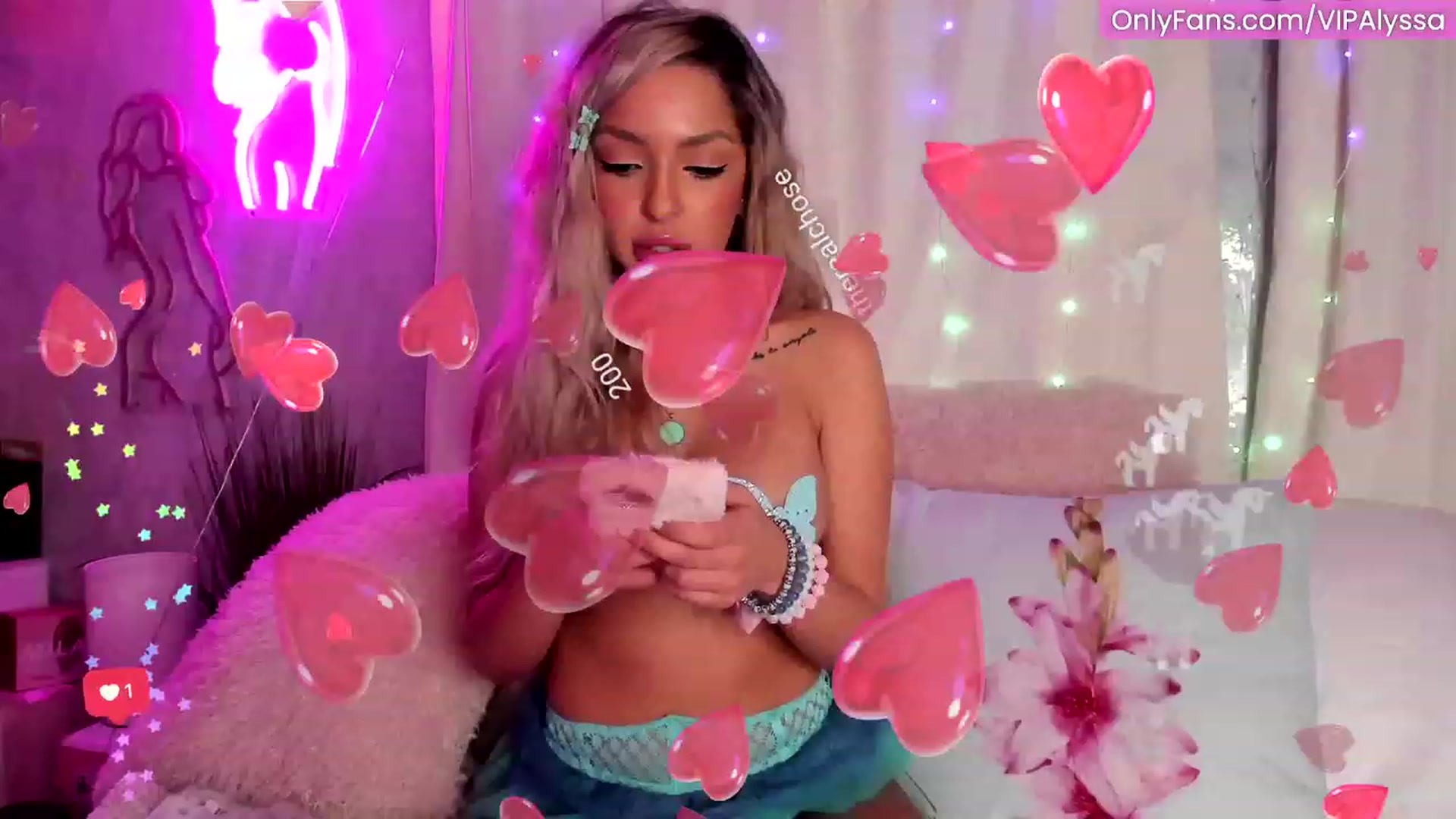 Gallery image thumbnail from Alyssa's myfreecams stream on, 01/17/2023, 07:50 image 8 of 20
