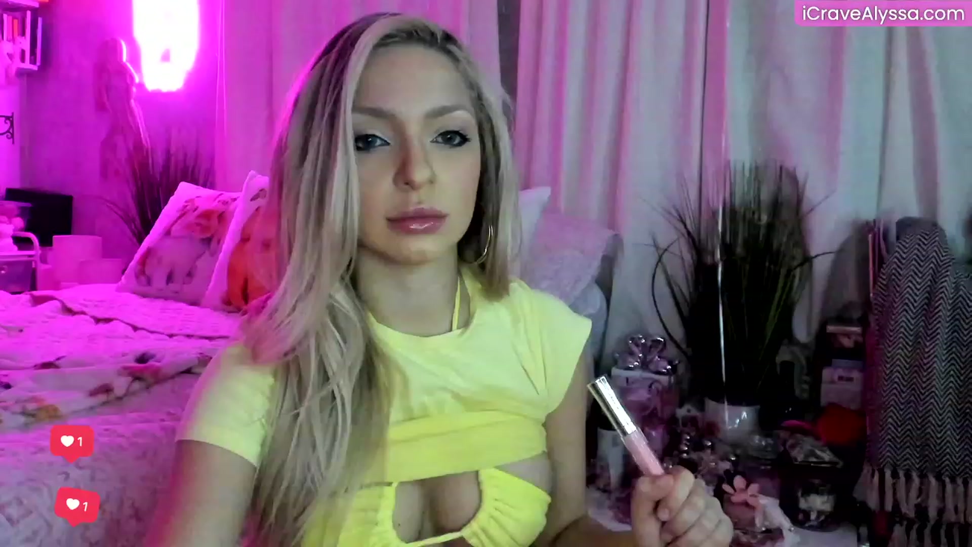 Gallery image thumbnail from Alyssa's myfreecams stream on, 05/17/2023, 08:08 image 3 of 20
