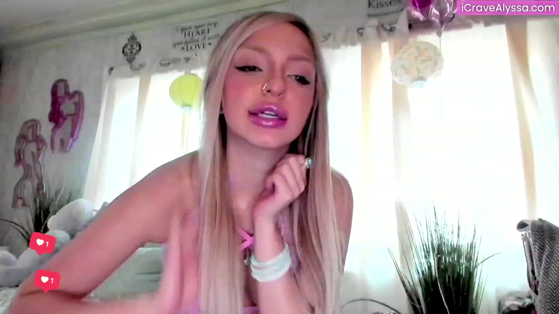 Gallery image thumbnail from Alyssa's myfreecams stream on, 06/02/2023, 14:33 image 2 of 20