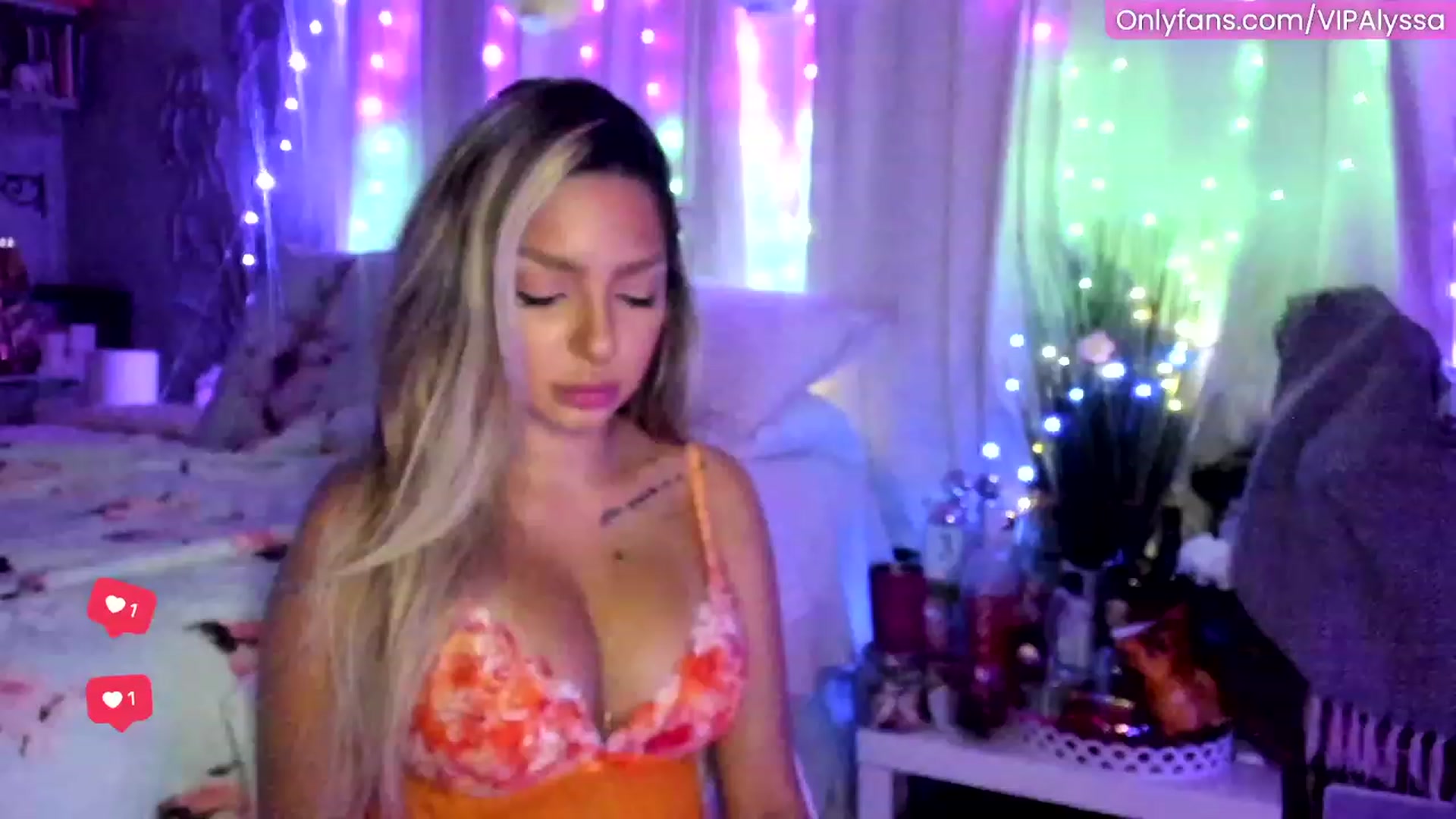 Gallery image thumbnail from Alyssa's myfreecams stream on, 08/30/2023, 07:34 image 4 of 20