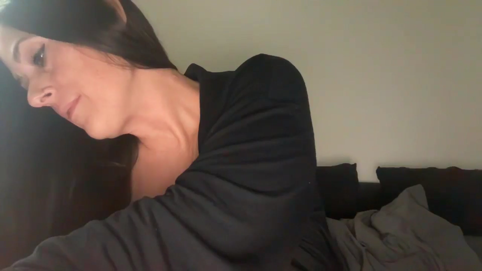 Gallery image thumbnail from AlyssaJones's myfreecams stream on, 09/22/2025, 20:51 image 12 of 20