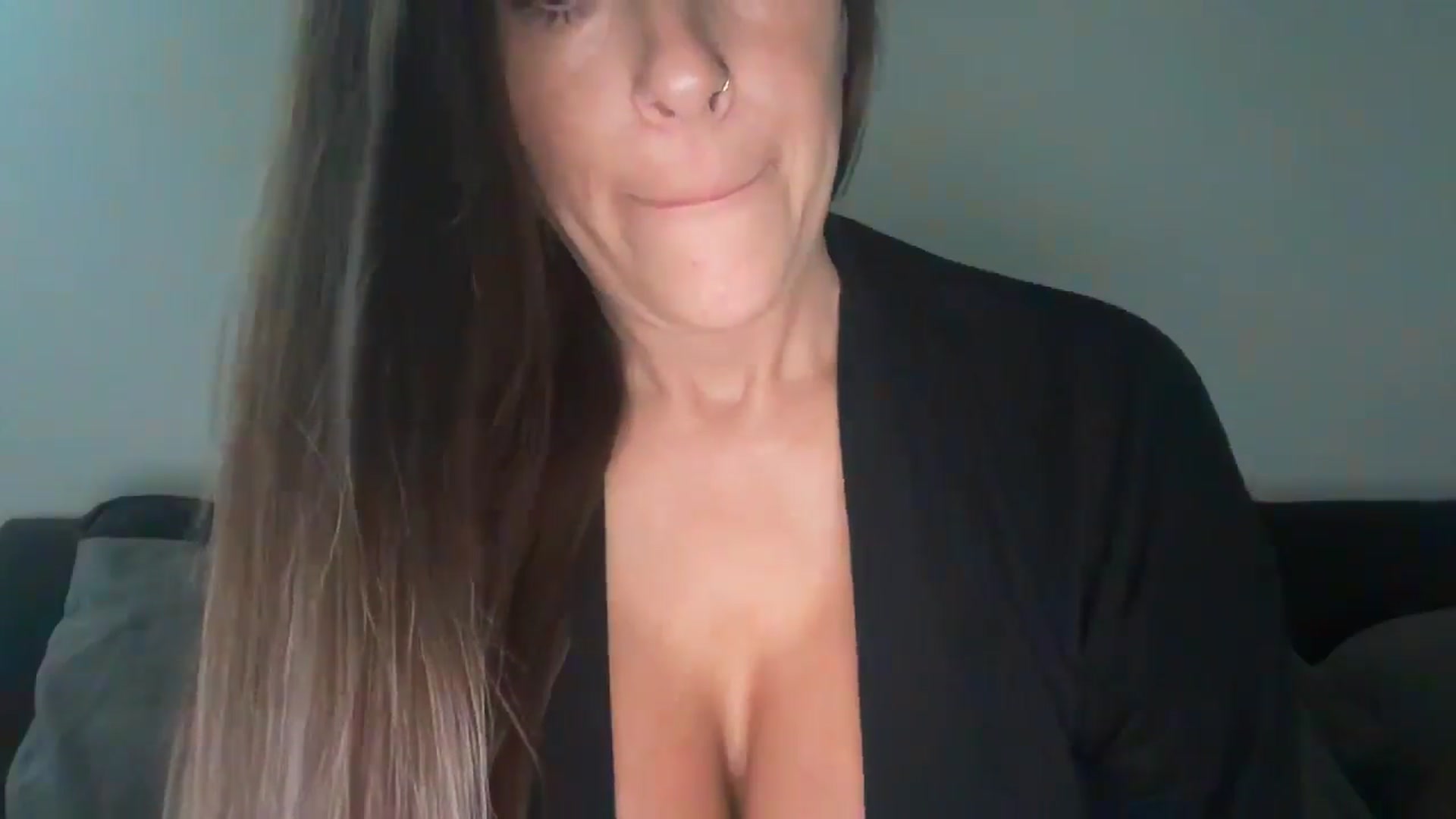 Gallery image thumbnail from AlyssaJones's myfreecams stream on, 09/25/2025, 19:23 image 19 of 20
