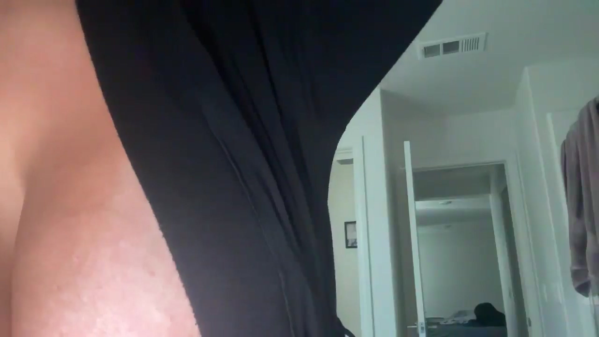 Gallery image thumbnail from AlyssaJones's myfreecams stream on, 10/03/2025, 19:18 image 18 of 20