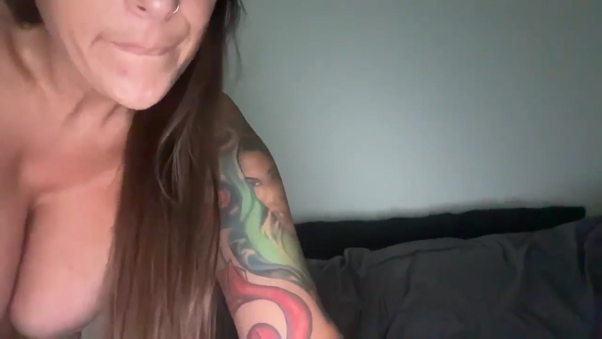 Gallery image thumbnail from AlyssaJones's myfreecams stream on, 10/08/2025, 20:57 image 19 of 20
