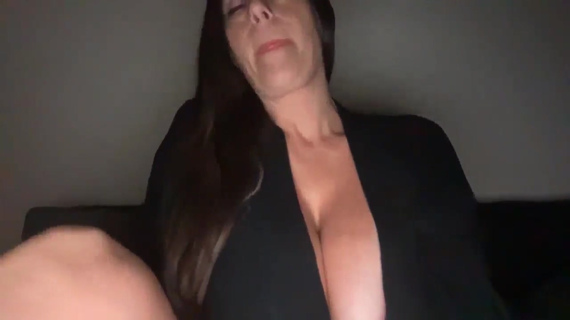 Gallery image thumbnail from AlyssaJones's myfreecams stream on, 10/25/2025, 08:23 image 4 of 20