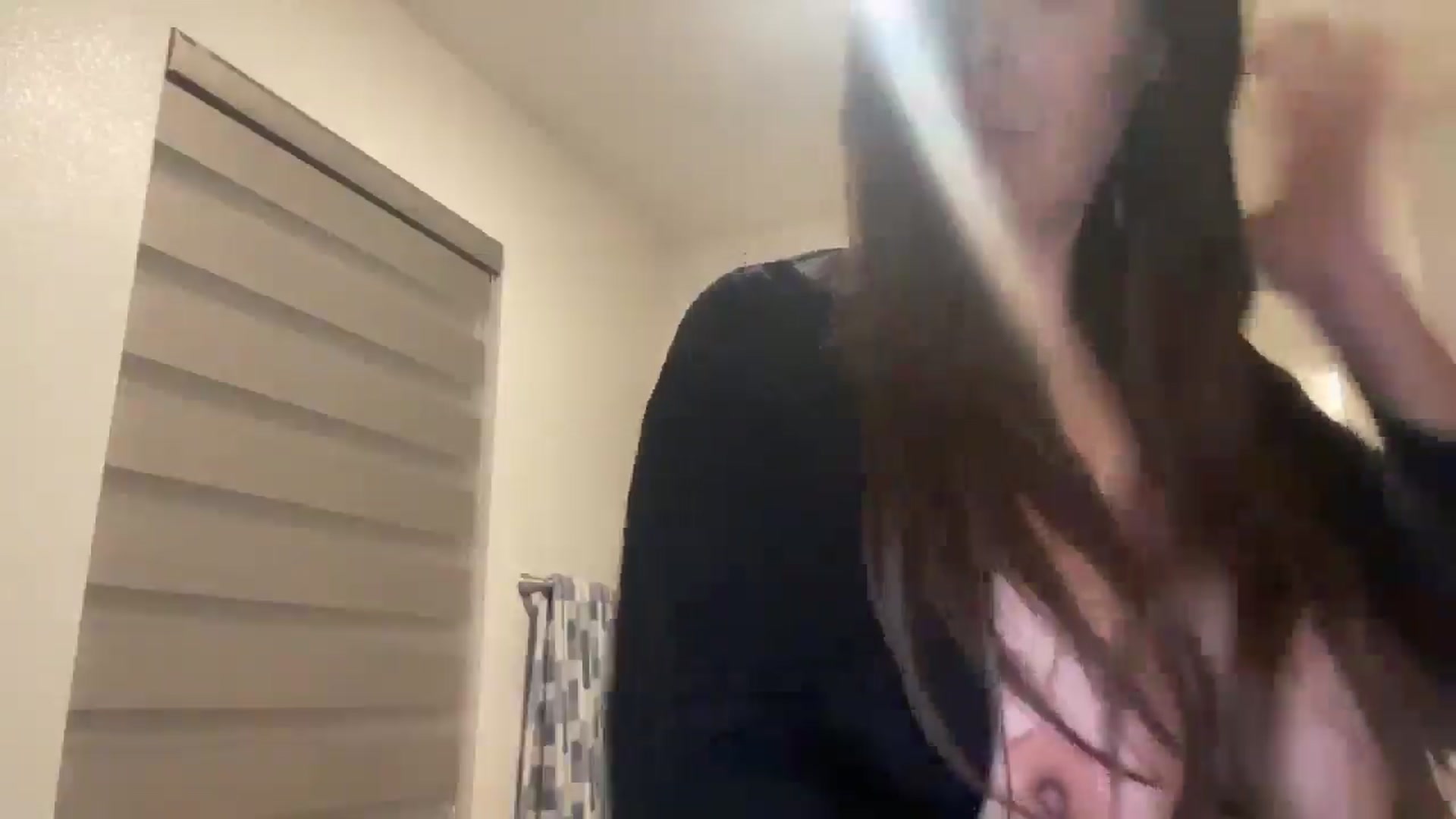 Gallery image thumbnail from AlyssaJones's myfreecams stream on, 10/26/2025, 03:21 image 15 of 20