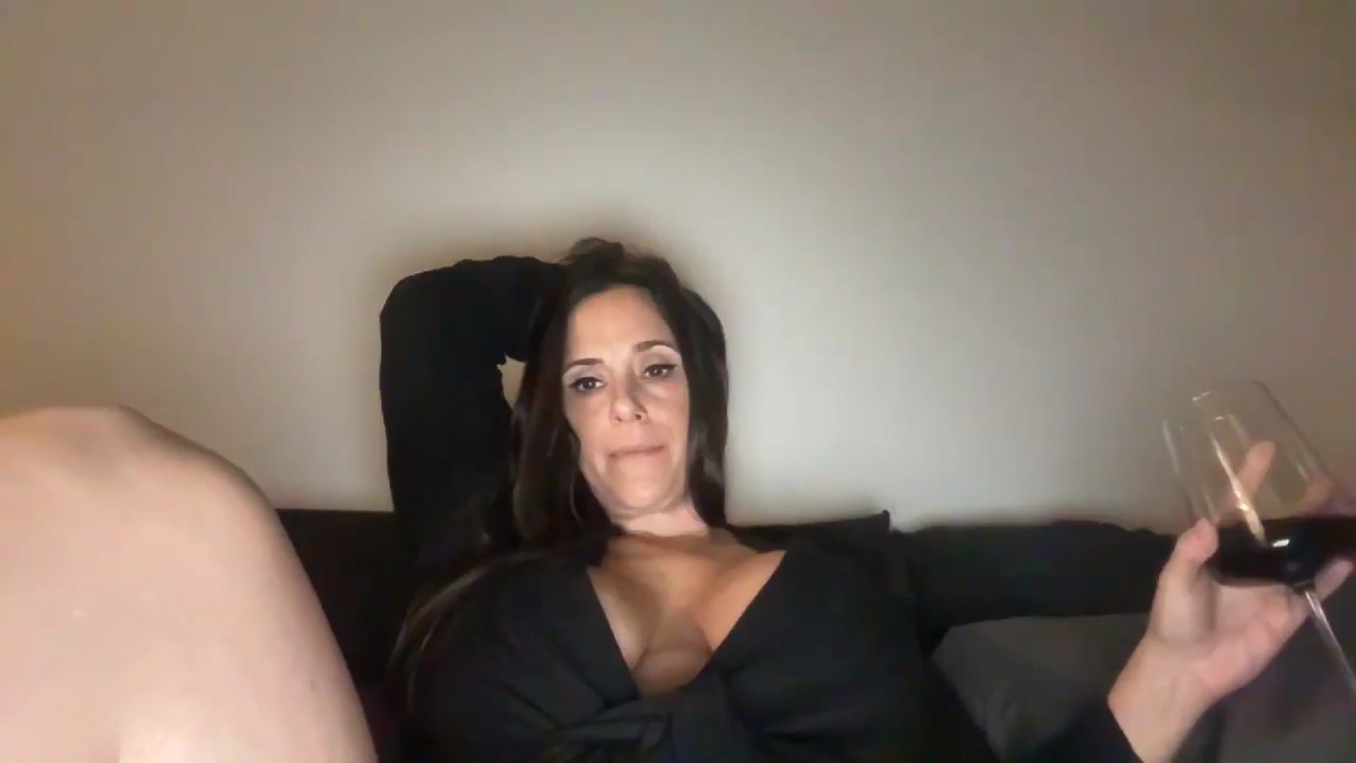 Gallery image thumbnail from AlyssaJones's myfreecams stream on, 01/04/2026, 04:28 image 8 of 20