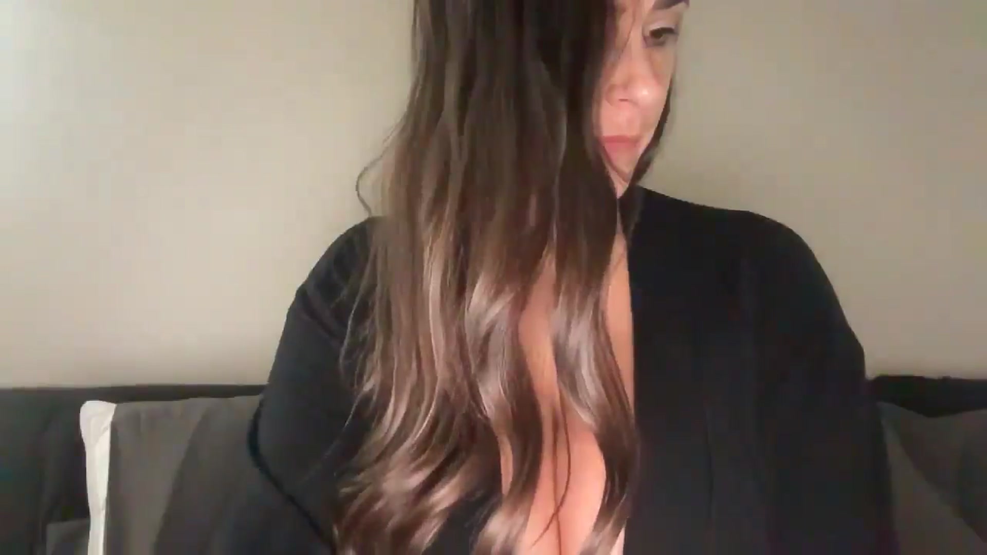Gallery image thumbnail from AlyssaJones's myfreecams stream on, 01/06/2026, 20:22 image 10 of 20