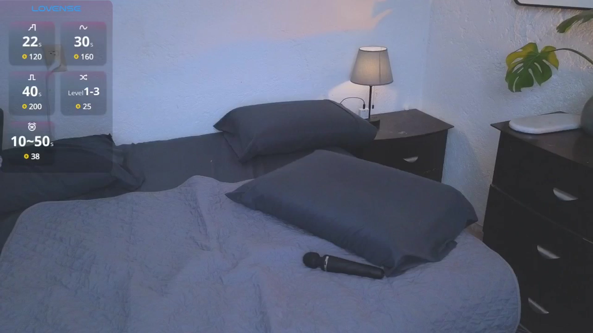 Gallery image thumbnail from AlyssaM's myfreecams stream on, 04/17/2025, 02:05 image 8 of 20