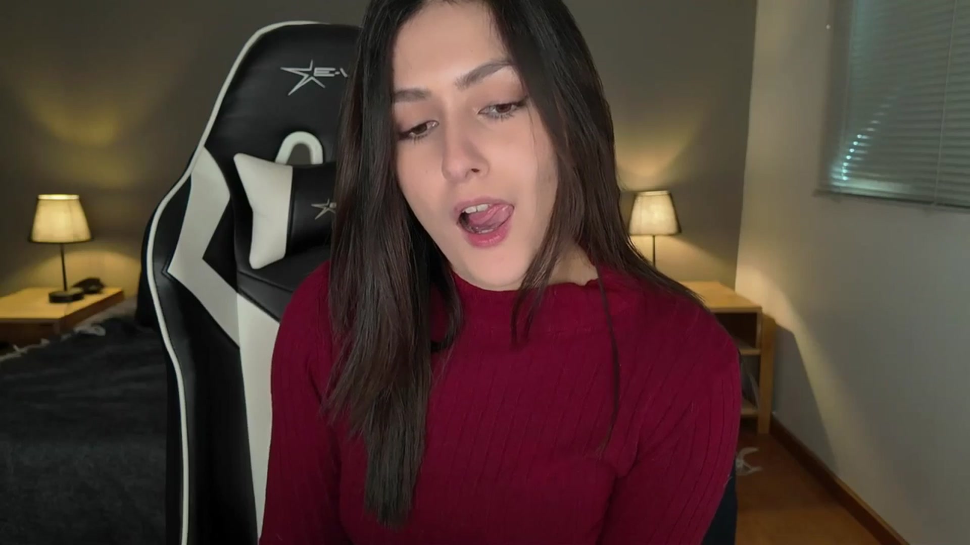 Gallery image thumbnail from AlyssaM's myfreecams stream on, 08/01/2025, 16:17 image 8 of 20