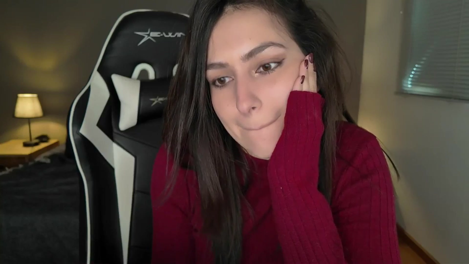Gallery image thumbnail from AlyssaM's myfreecams stream on, 08/01/2025, 16:17 image 9 of 20