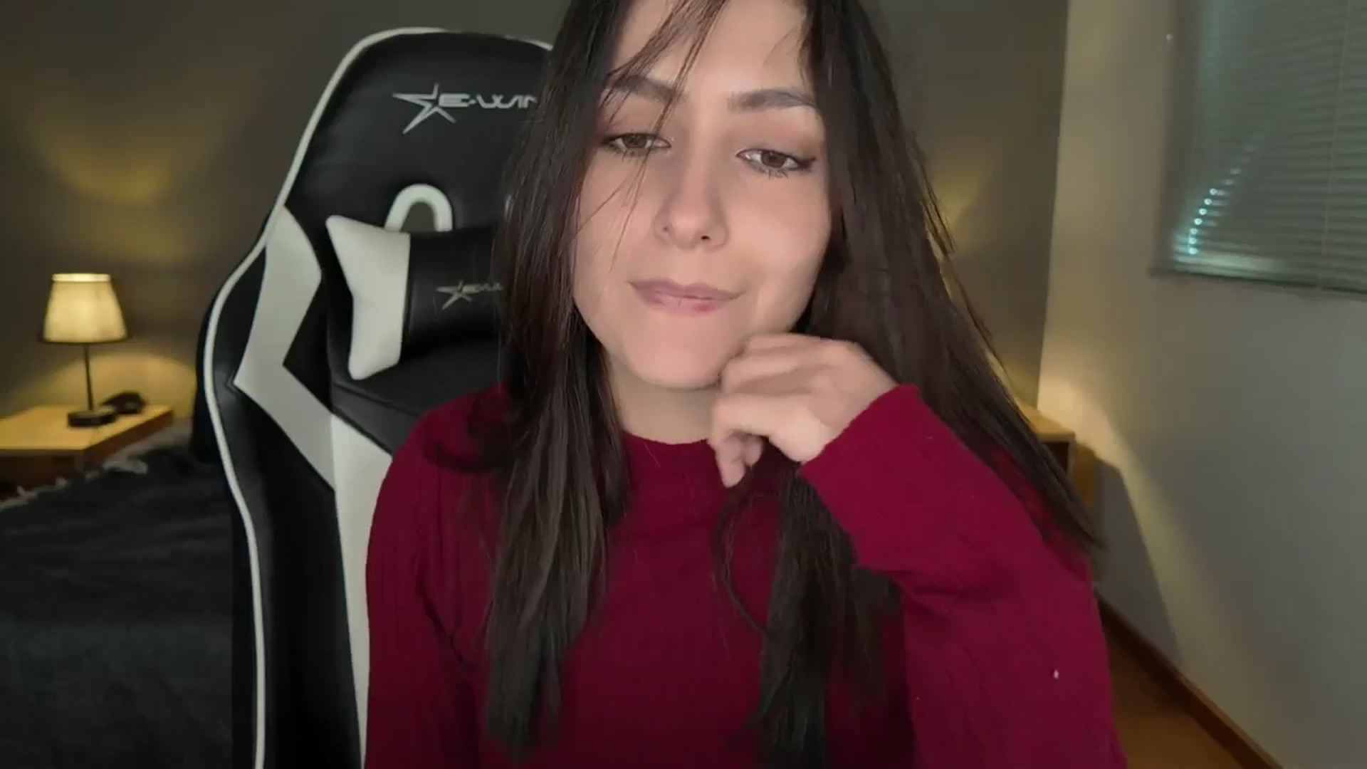 Gallery image thumbnail from AlyssaM's myfreecams stream on, 08/01/2025, 16:17 image 10 of 20