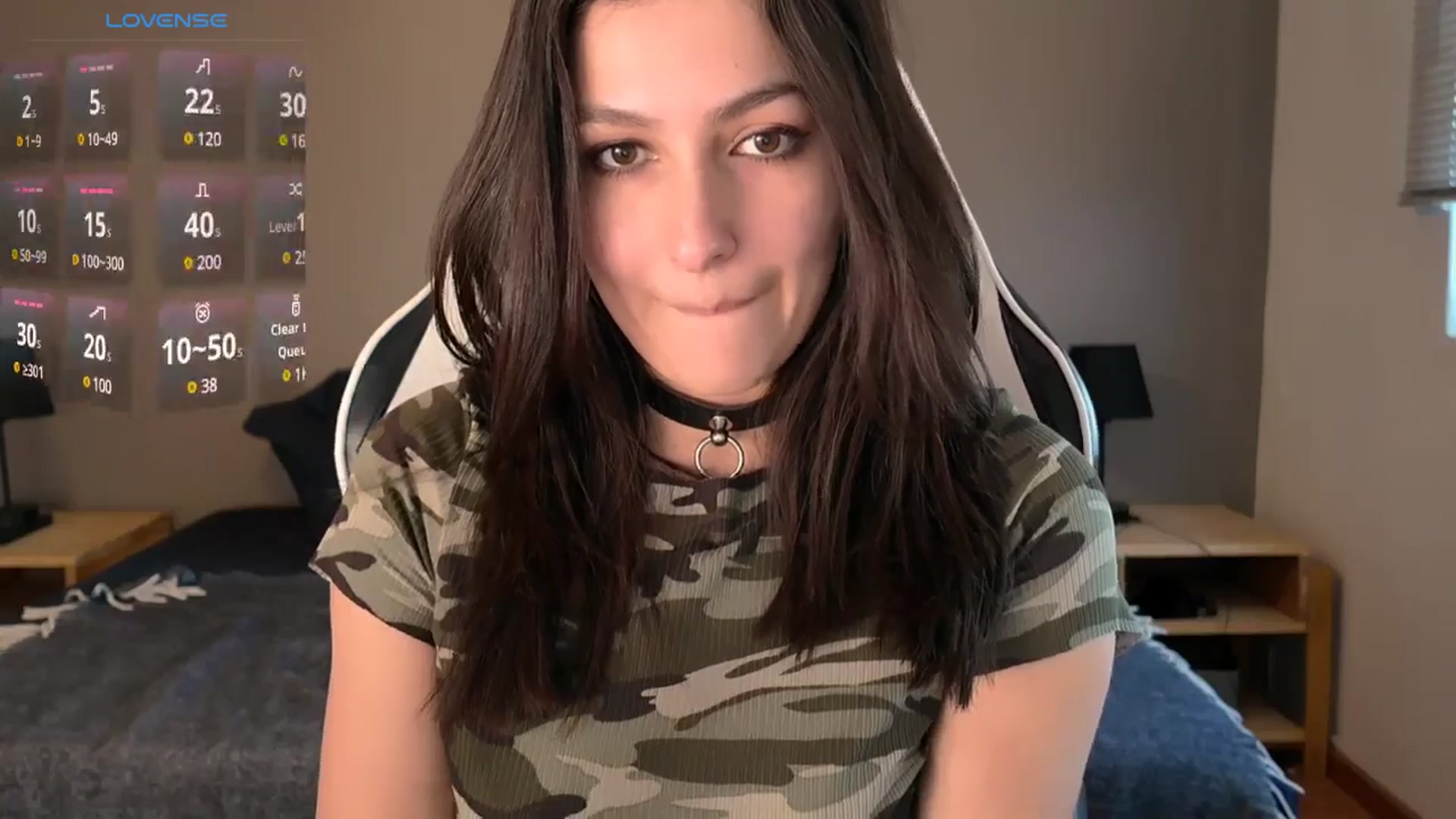 Gallery image thumbnail from AlyssaM's myfreecams stream on, 08/04/2025, 23:40 image 17 of 20