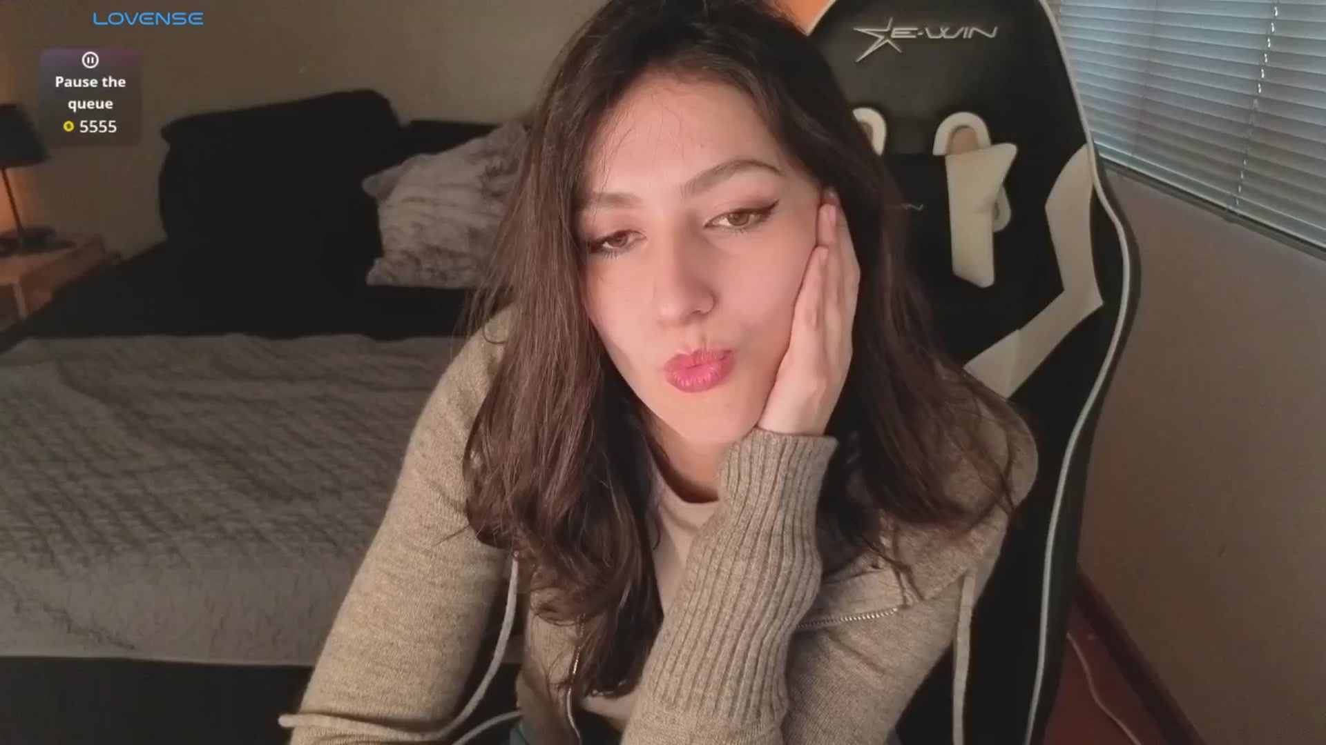 Gallery image thumbnail from AlyssaM's myfreecams stream on, 09/02/2025, 21:19 image 4 of 20