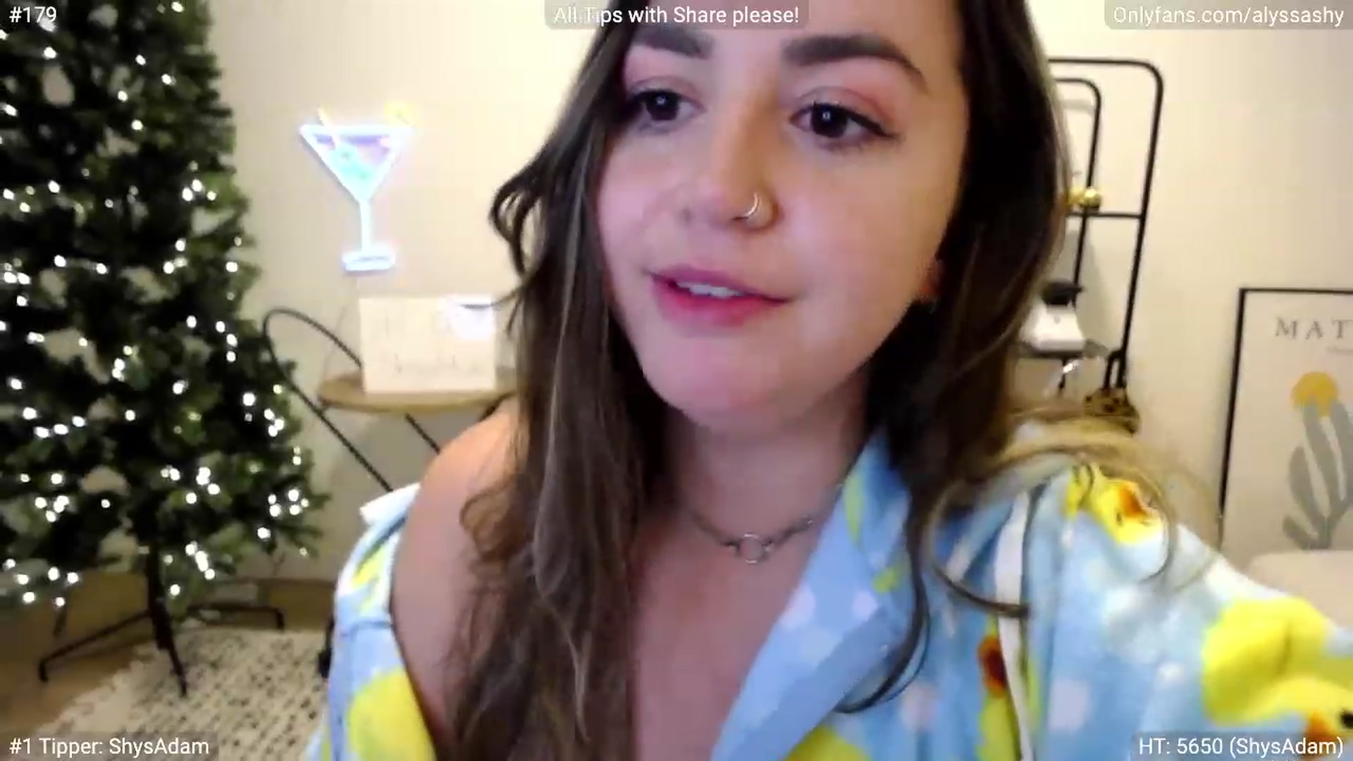 Gallery image thumbnail from AlyssaShy's myfreecams stream on, 12/01/2022, 02:07 image 16 of 20