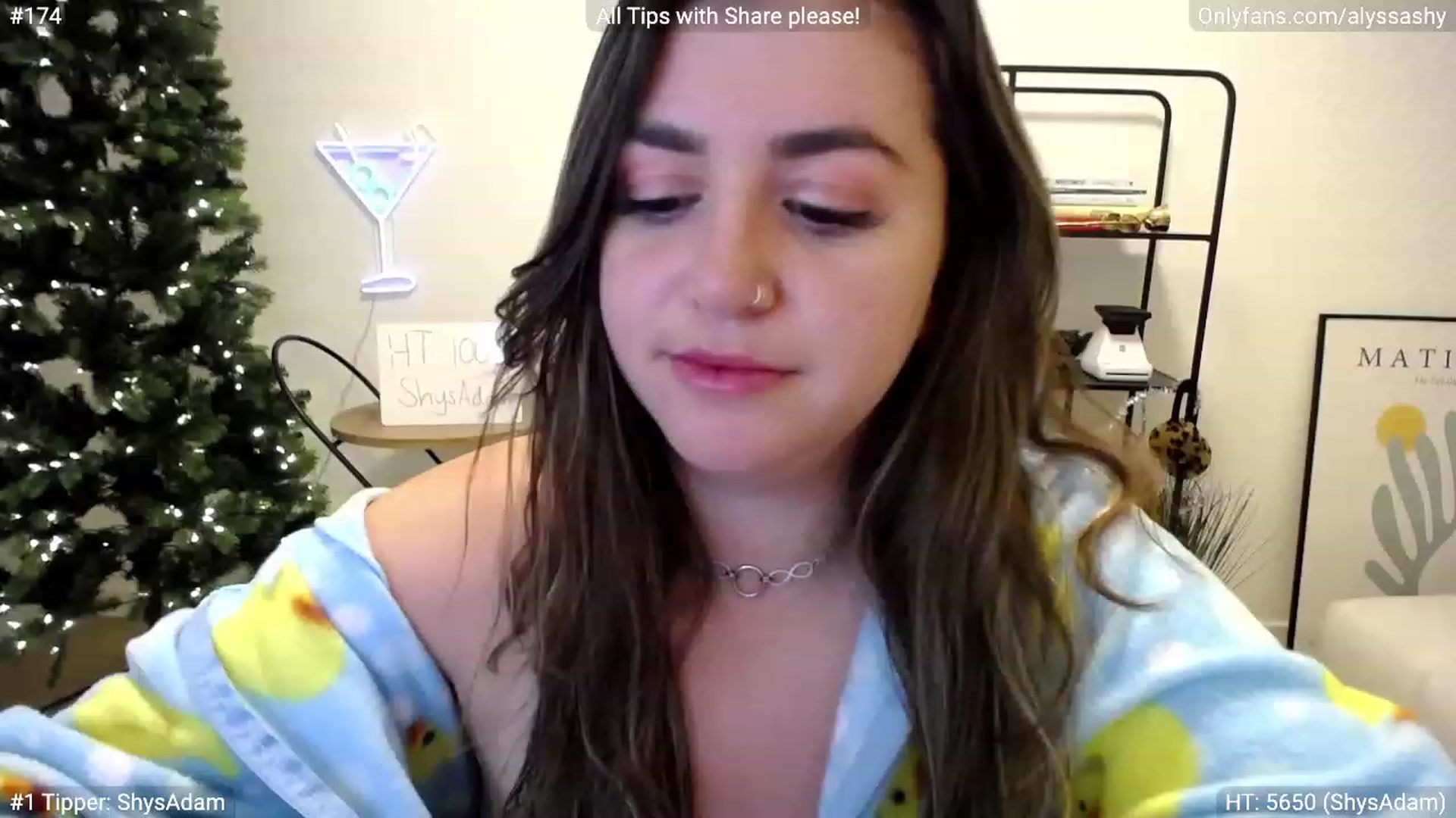 Gallery image thumbnail from AlyssaShy's myfreecams stream on, 12/01/2022, 02:25 image 16 of 20