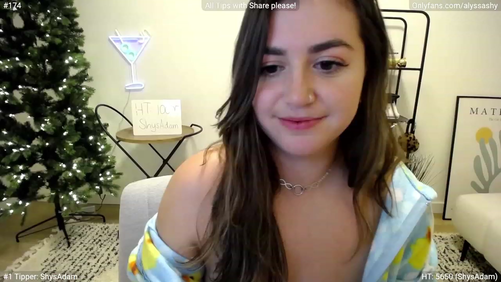 Gallery image thumbnail from AlyssaShy's myfreecams stream on, 12/01/2022, 02:25 image 12 of 20