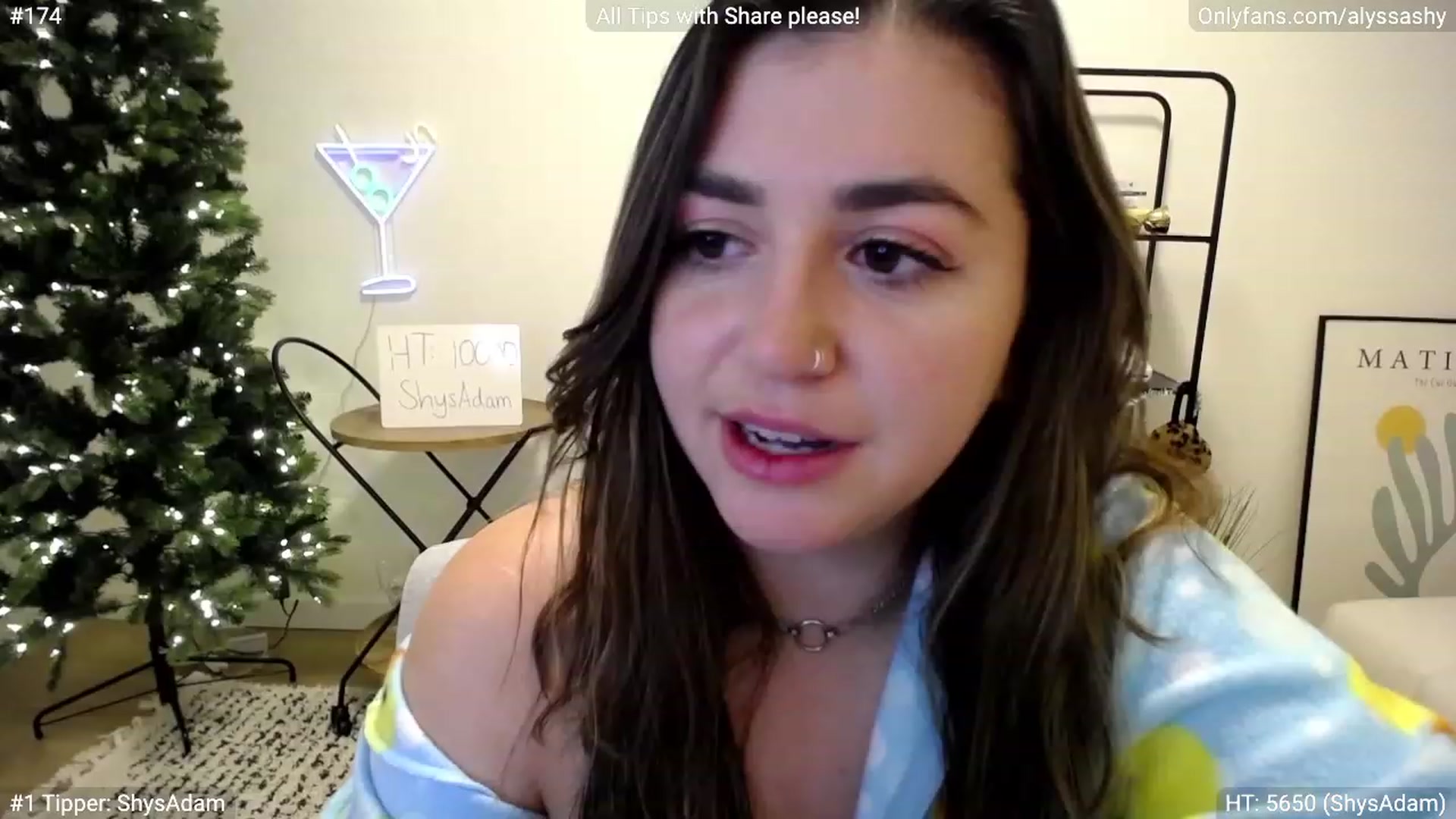 Gallery image thumbnail from AlyssaShy's myfreecams stream on, 12/01/2022, 02:25 image 17 of 20