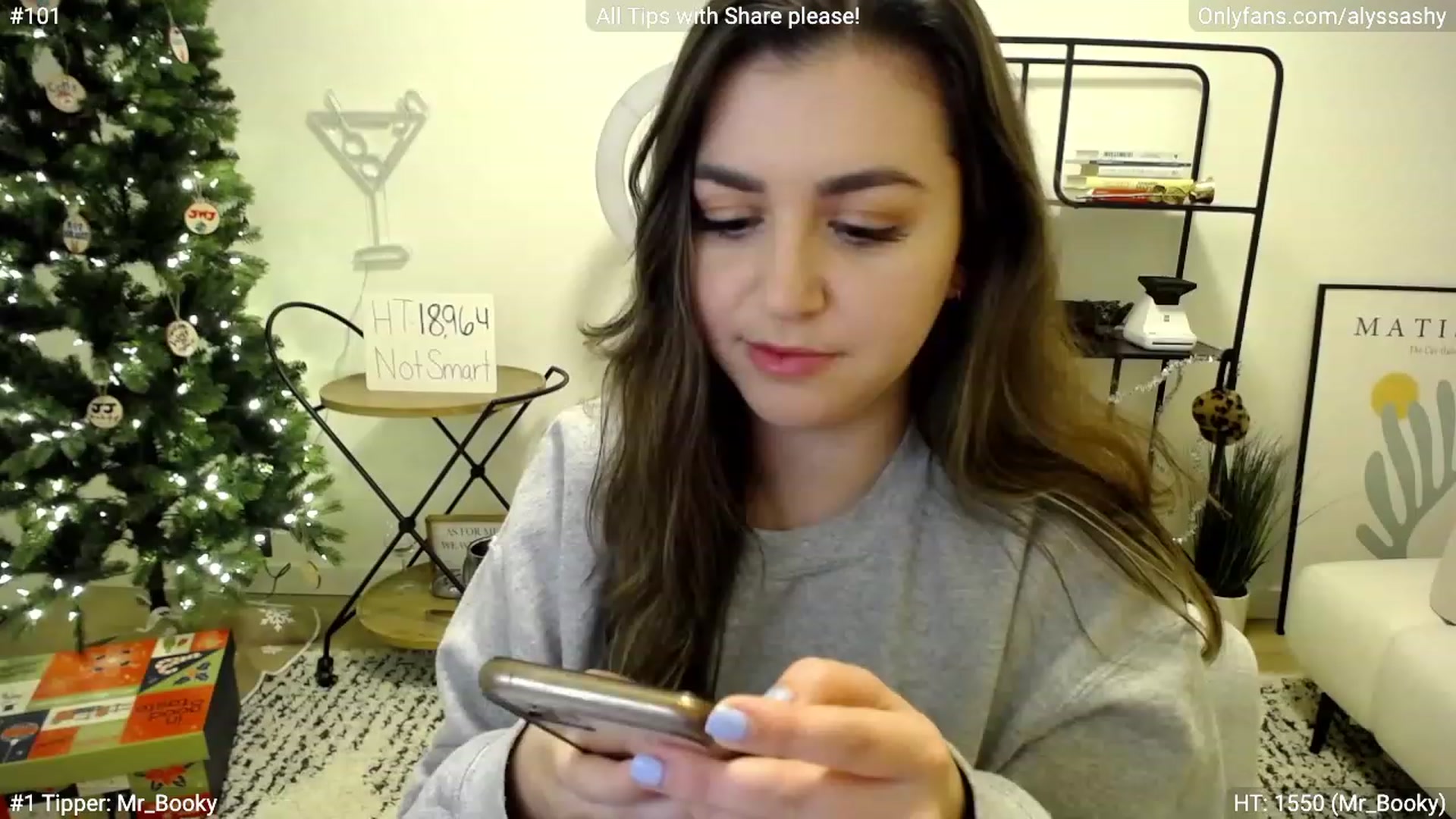 Gallery image thumbnail from AlyssaShy's myfreecams stream on, 12/08/2022, 24:12 image 8 of 20