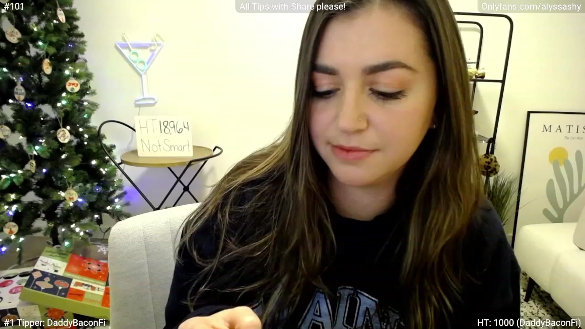Gallery image thumbnail from AlyssaShy's myfreecams stream on, 12/11/2022, 24:33 image 8 of 20