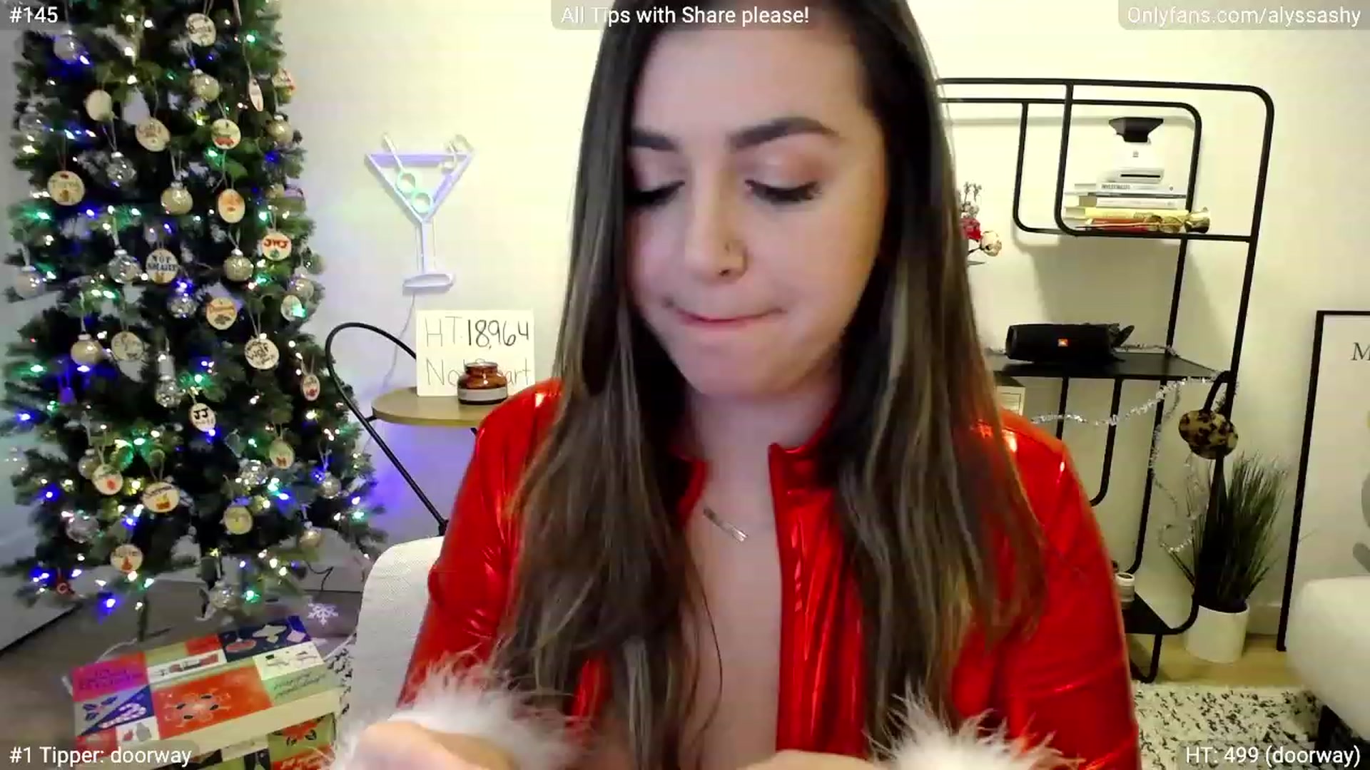Gallery image thumbnail from AlyssaShy's myfreecams stream on, 12/23/2022, 24:00 image 4 of 20