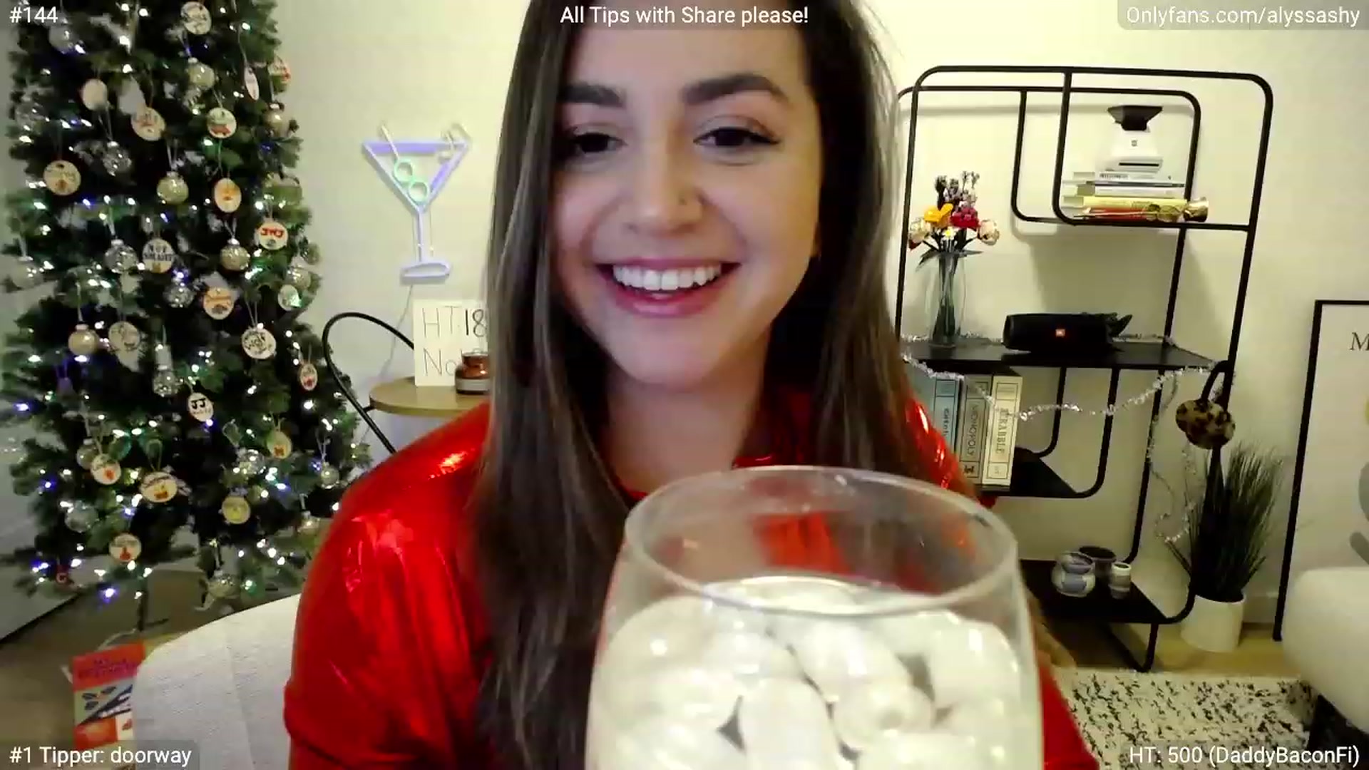 Gallery image thumbnail from AlyssaShy's myfreecams stream on, 12/23/2022, 24:00 image 7 of 20