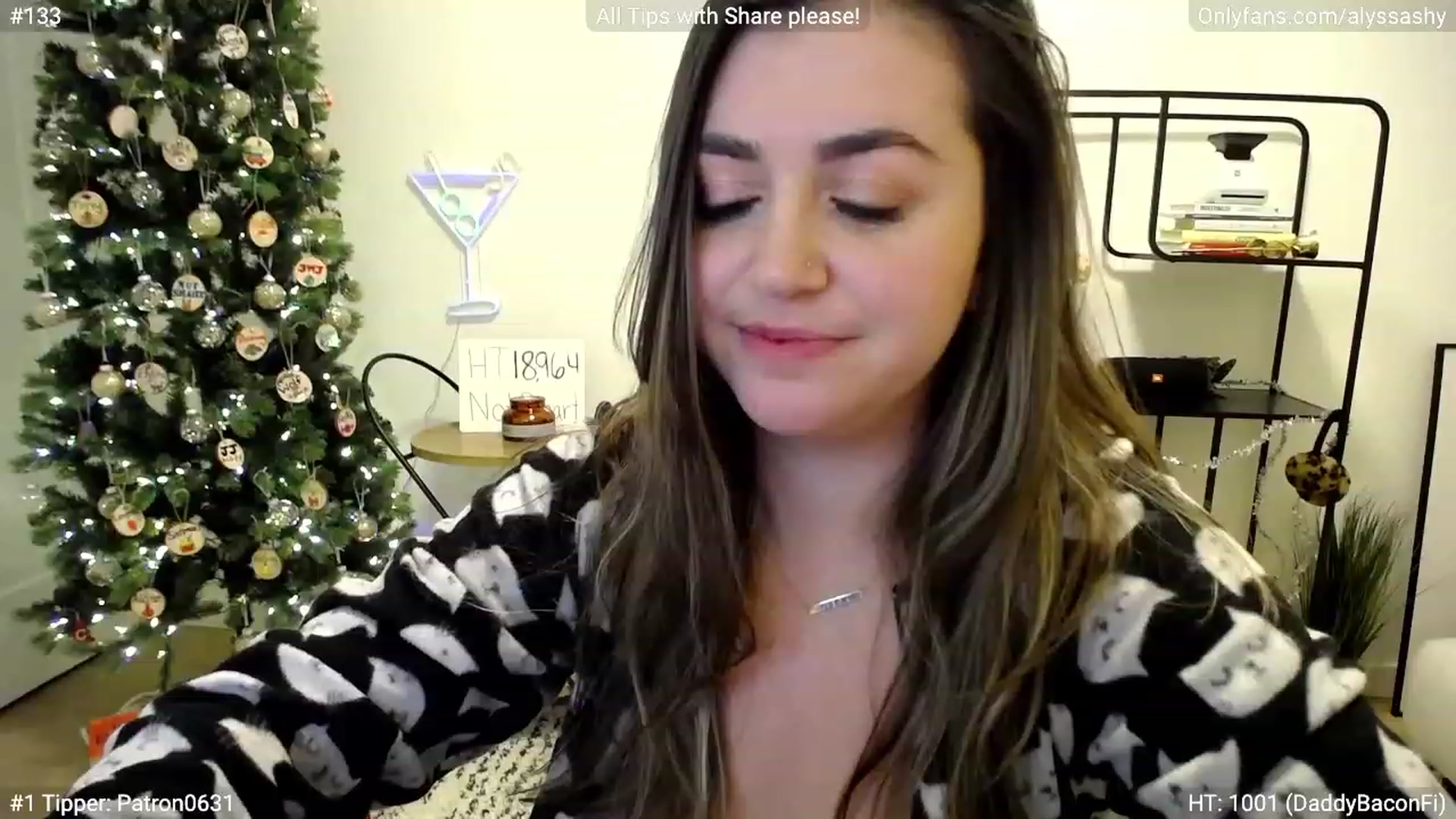 Gallery image thumbnail from AlyssaShy's myfreecams stream on, 12/23/2022, 02:04 image 16 of 20