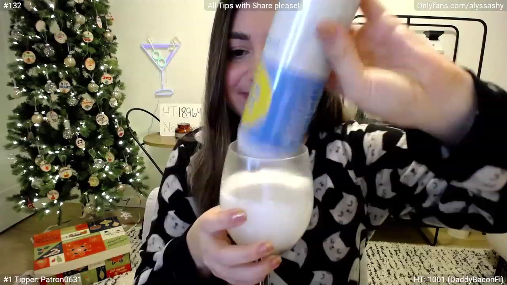 Gallery image thumbnail from AlyssaShy's myfreecams stream on, 12/23/2022, 02:04 image 15 of 20