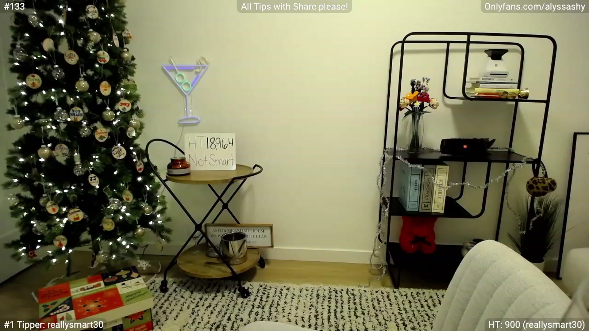 Gallery image thumbnail from AlyssaShy's myfreecams stream on, 12/24/2022, 24:25 image 14 of 20