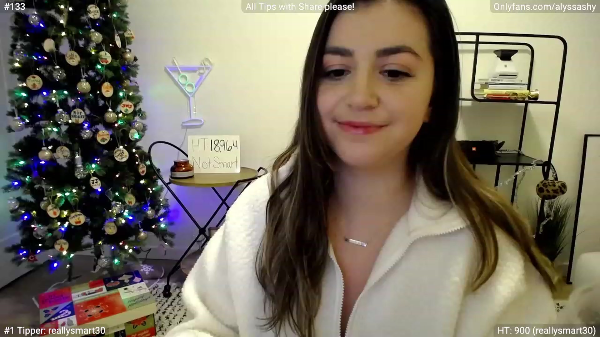 Gallery image thumbnail from AlyssaShy's myfreecams stream on, 12/24/2022, 24:25 image 13 of 20