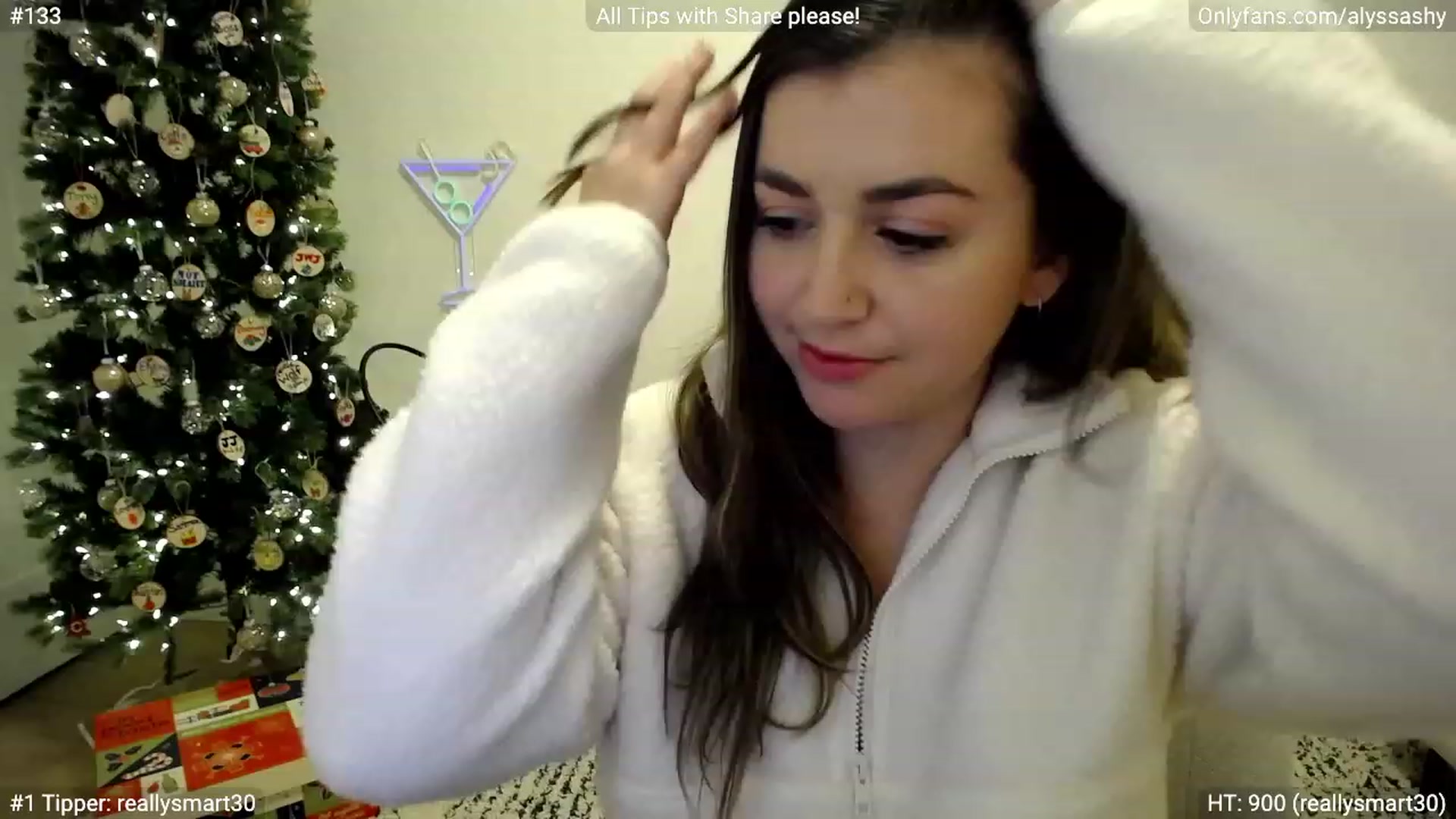 Gallery image thumbnail from AlyssaShy's myfreecams stream on, 12/24/2022, 24:25 image 12 of 20