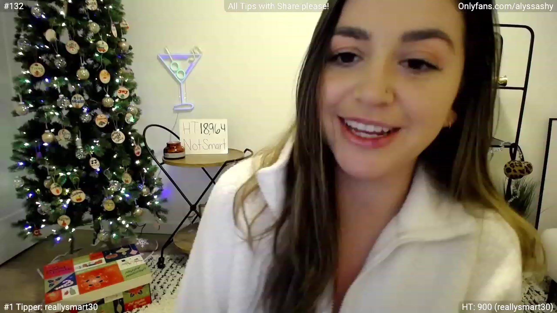 Gallery image thumbnail from AlyssaShy's myfreecams stream on, 12/24/2022, 24:25 image 5 of 20