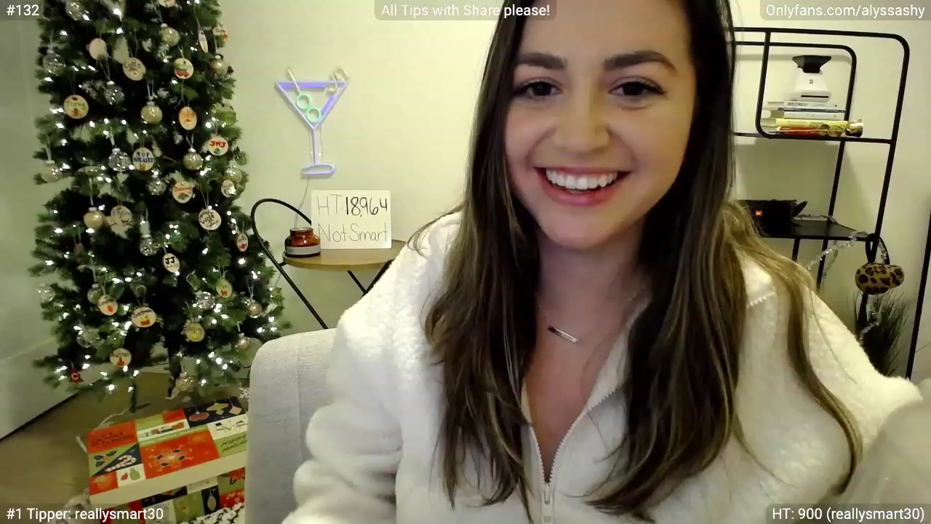 Gallery image thumbnail from AlyssaShy's myfreecams stream on, 12/24/2022, 24:25 image 20 of 20