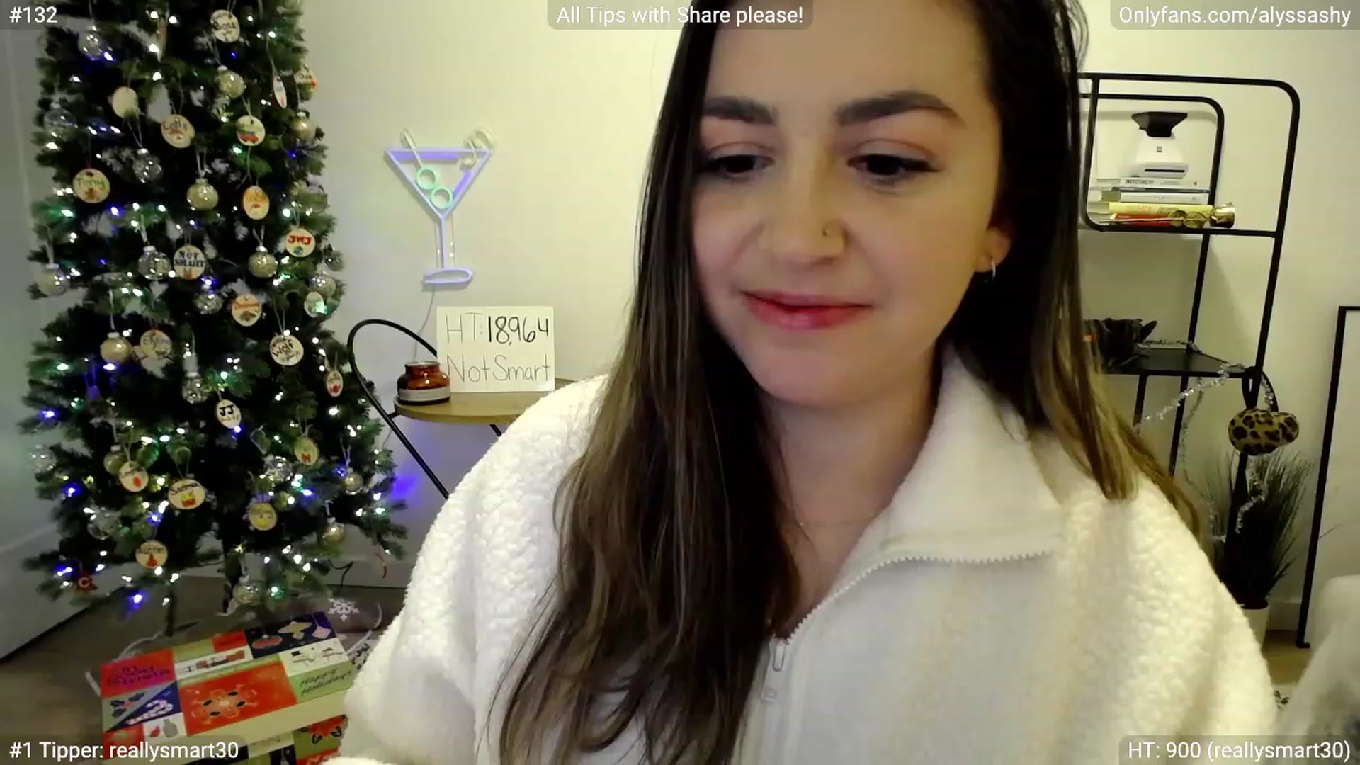 Gallery image thumbnail from AlyssaShy's myfreecams stream on, 12/24/2022, 24:25 image 4 of 20