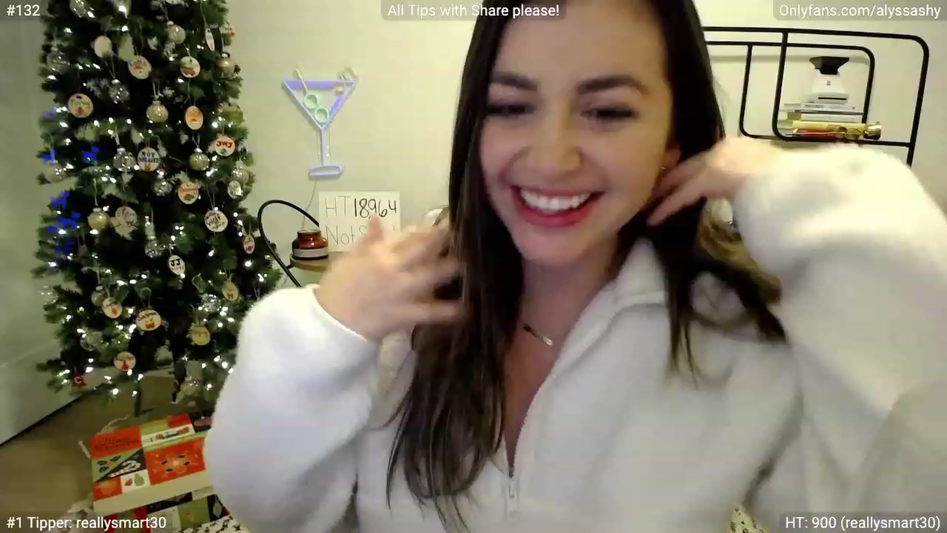 Gallery image thumbnail from AlyssaShy's myfreecams stream on, 12/24/2022, 24:34 image 4 of 20